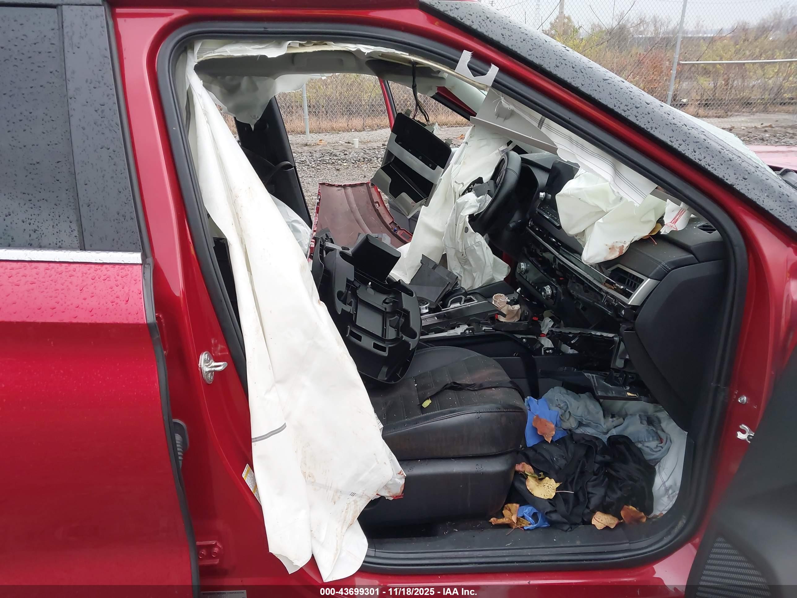 MITSUBISHI OUTLANDER image 5