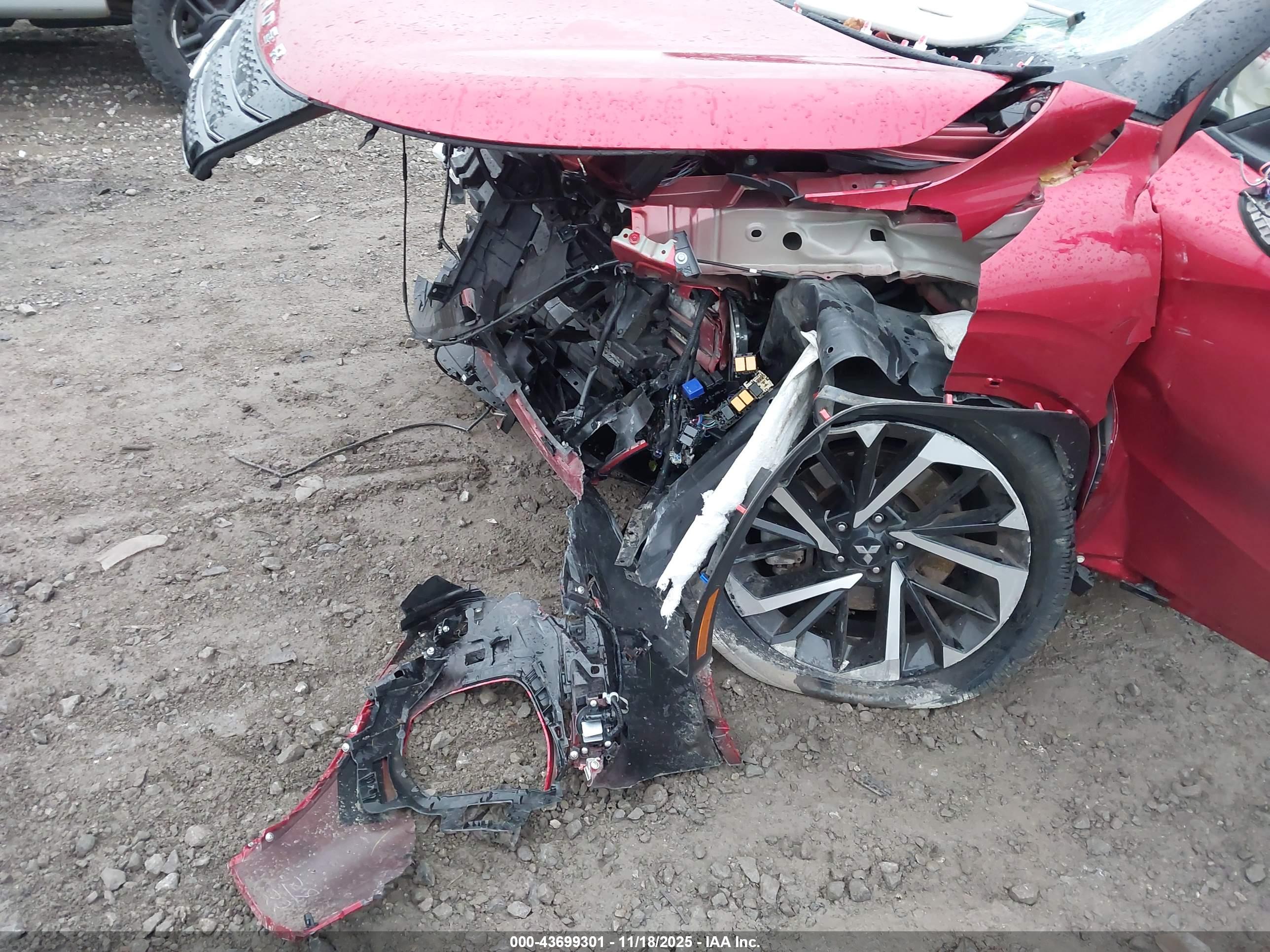 MITSUBISHI OUTLANDER image 6