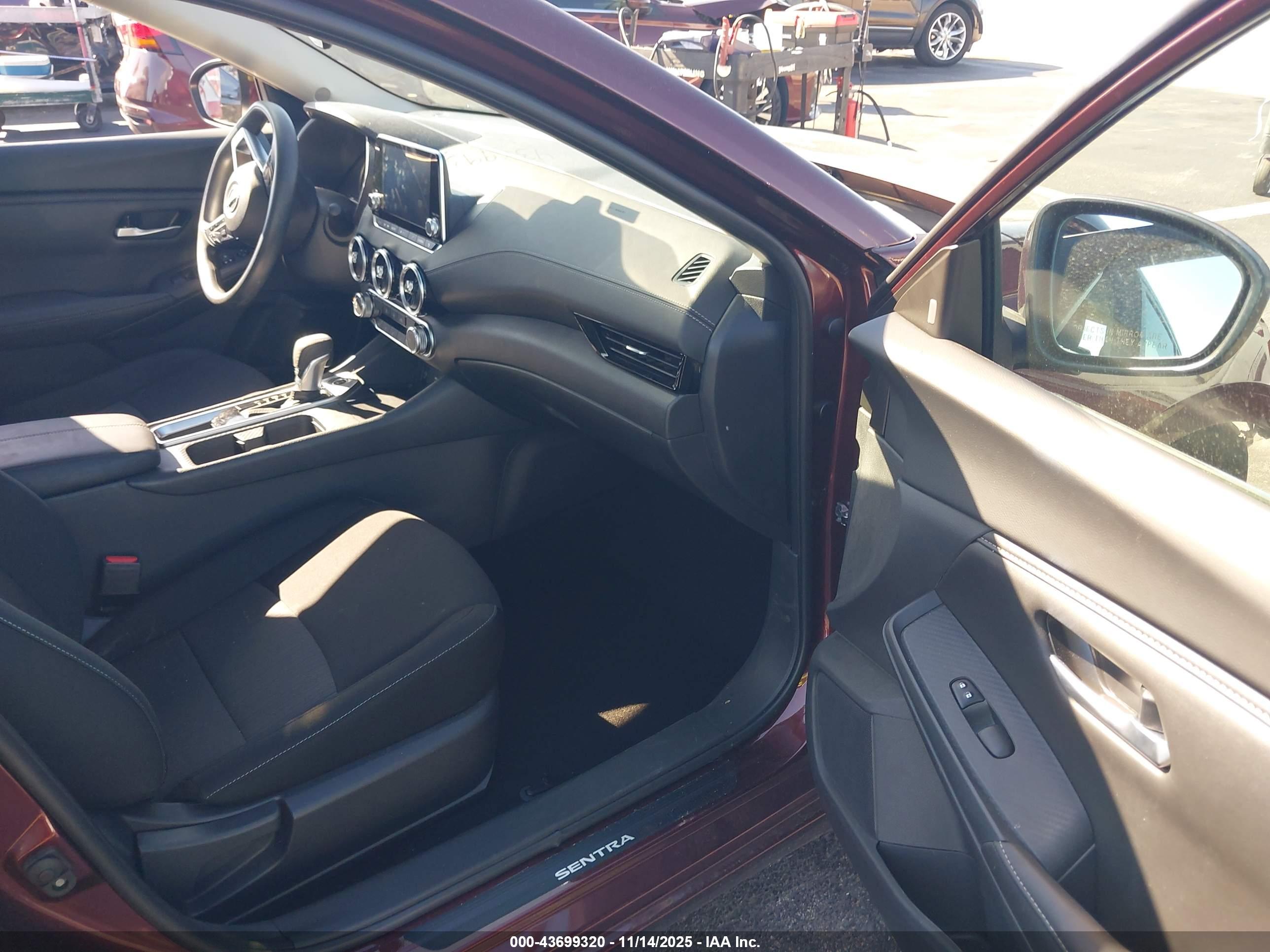 NISSAN SENTRA image 5