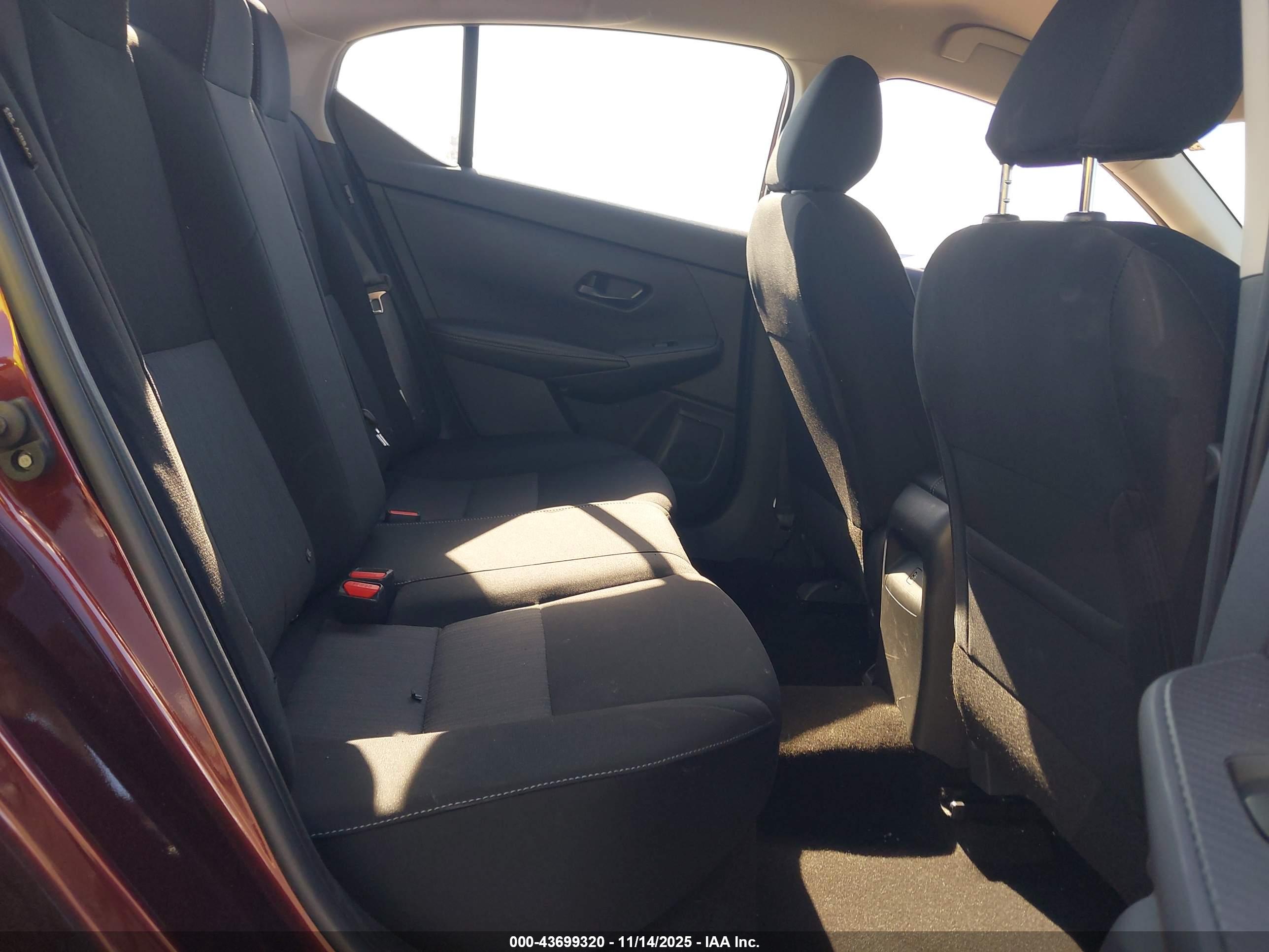 NISSAN SENTRA image 8
