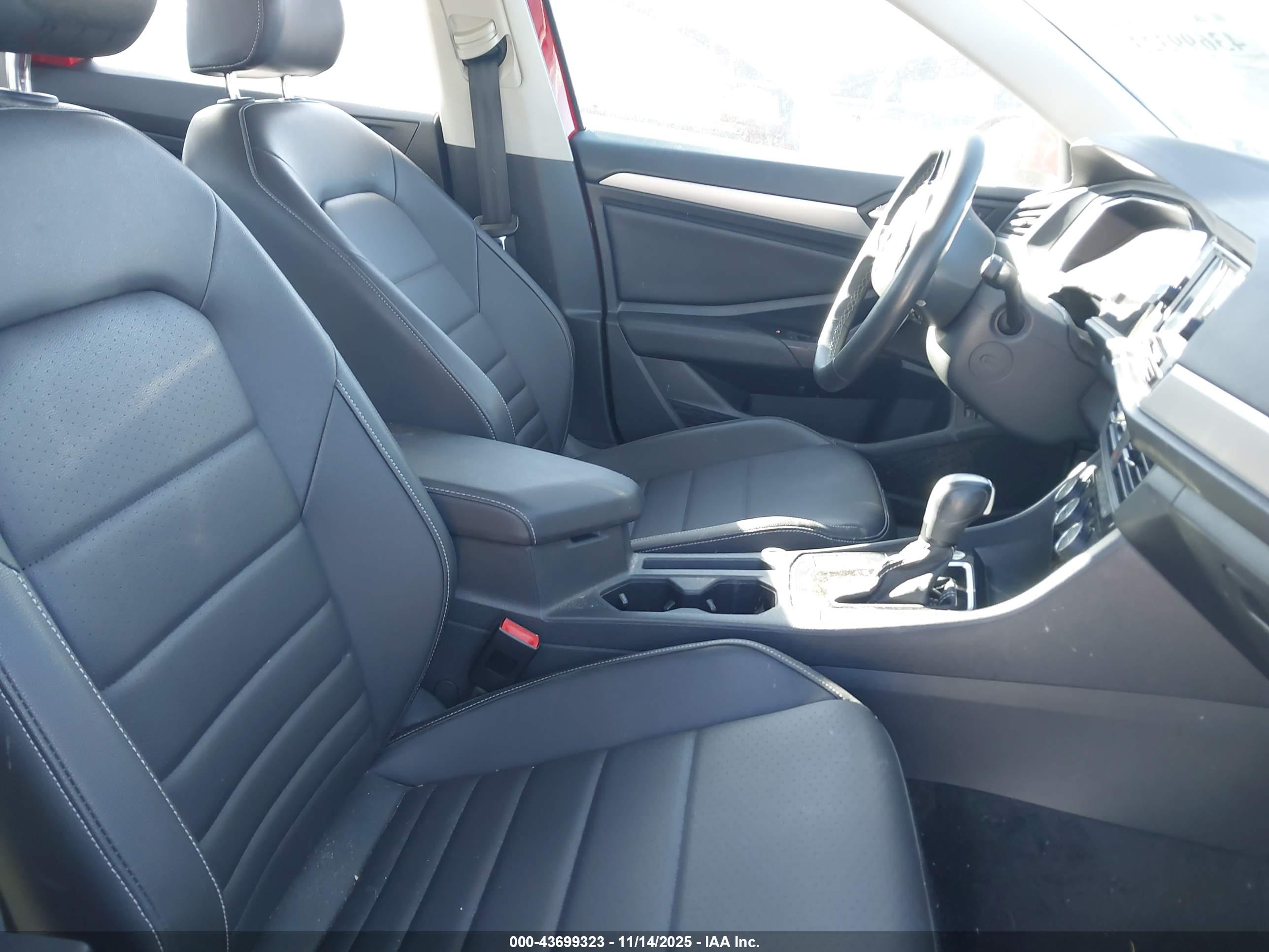 VOLKSWAGEN JETTA image 5