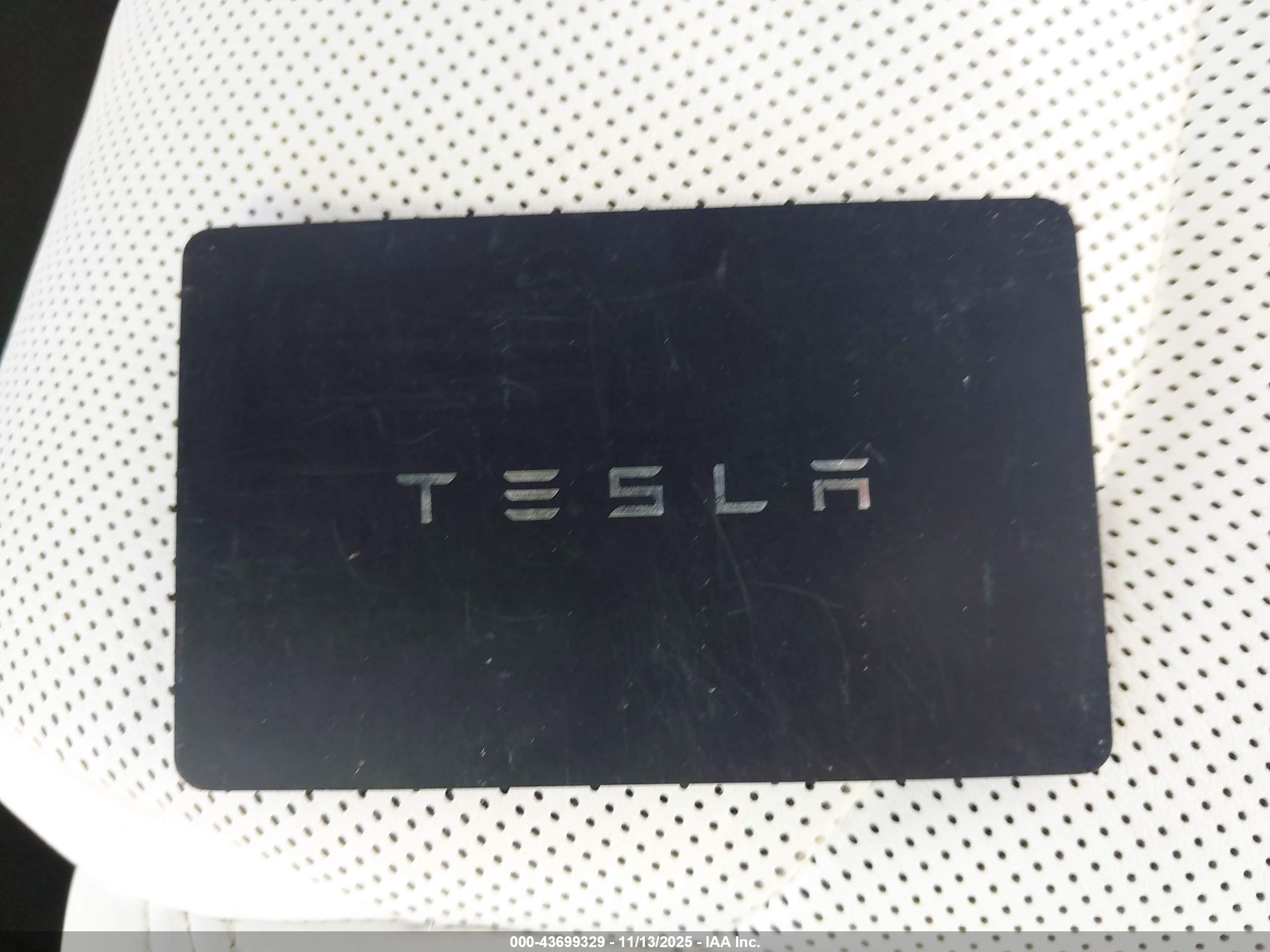 TESLA MODEL image 11