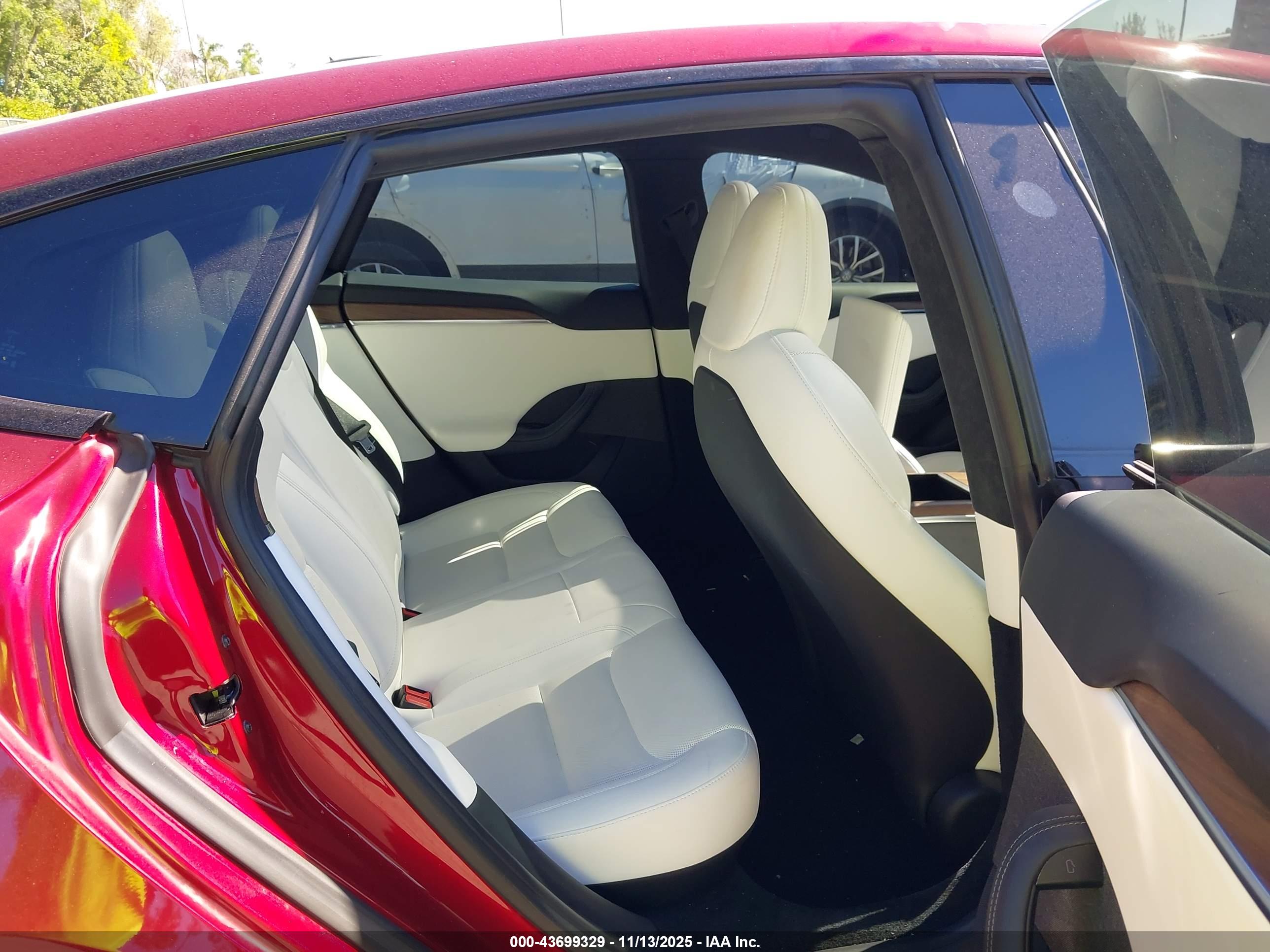 TESLA MODEL image 8