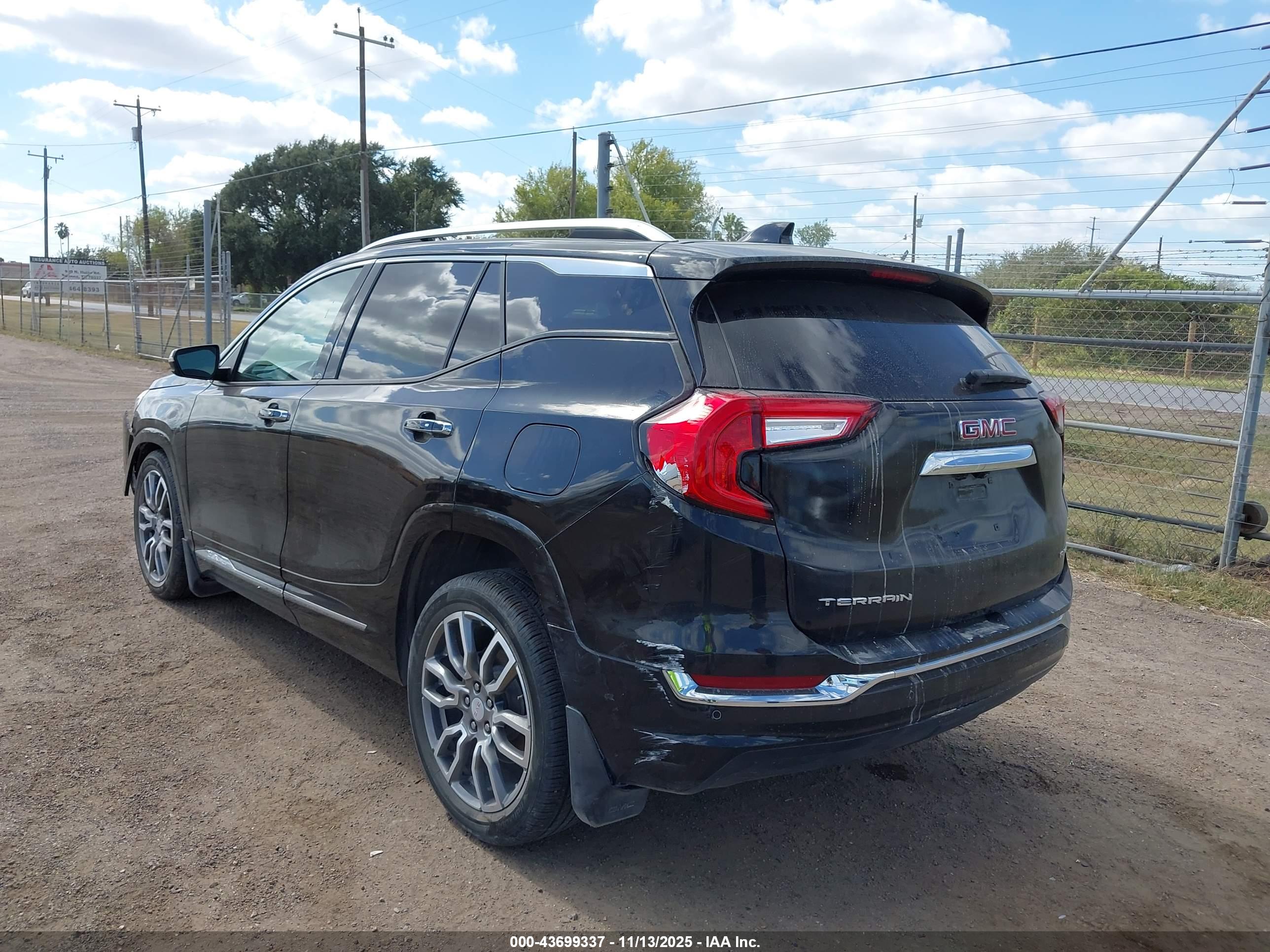 GMC TERRAIN image 3