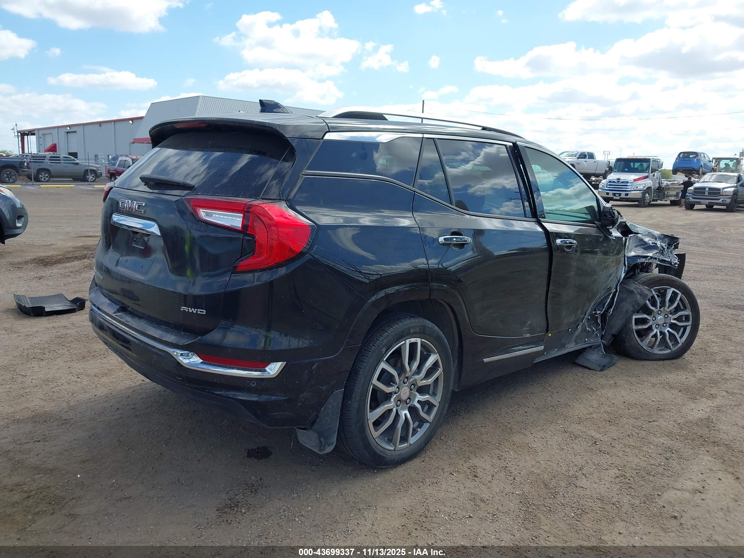 GMC TERRAIN image 4