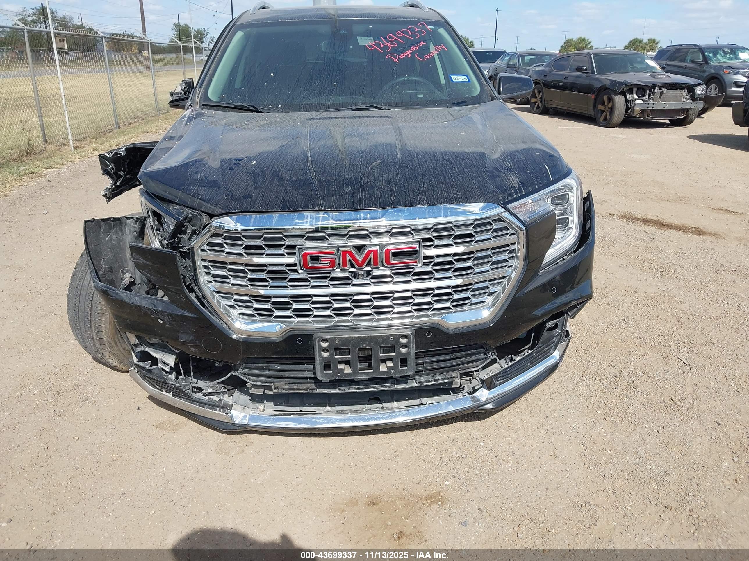 GMC TERRAIN image 6
