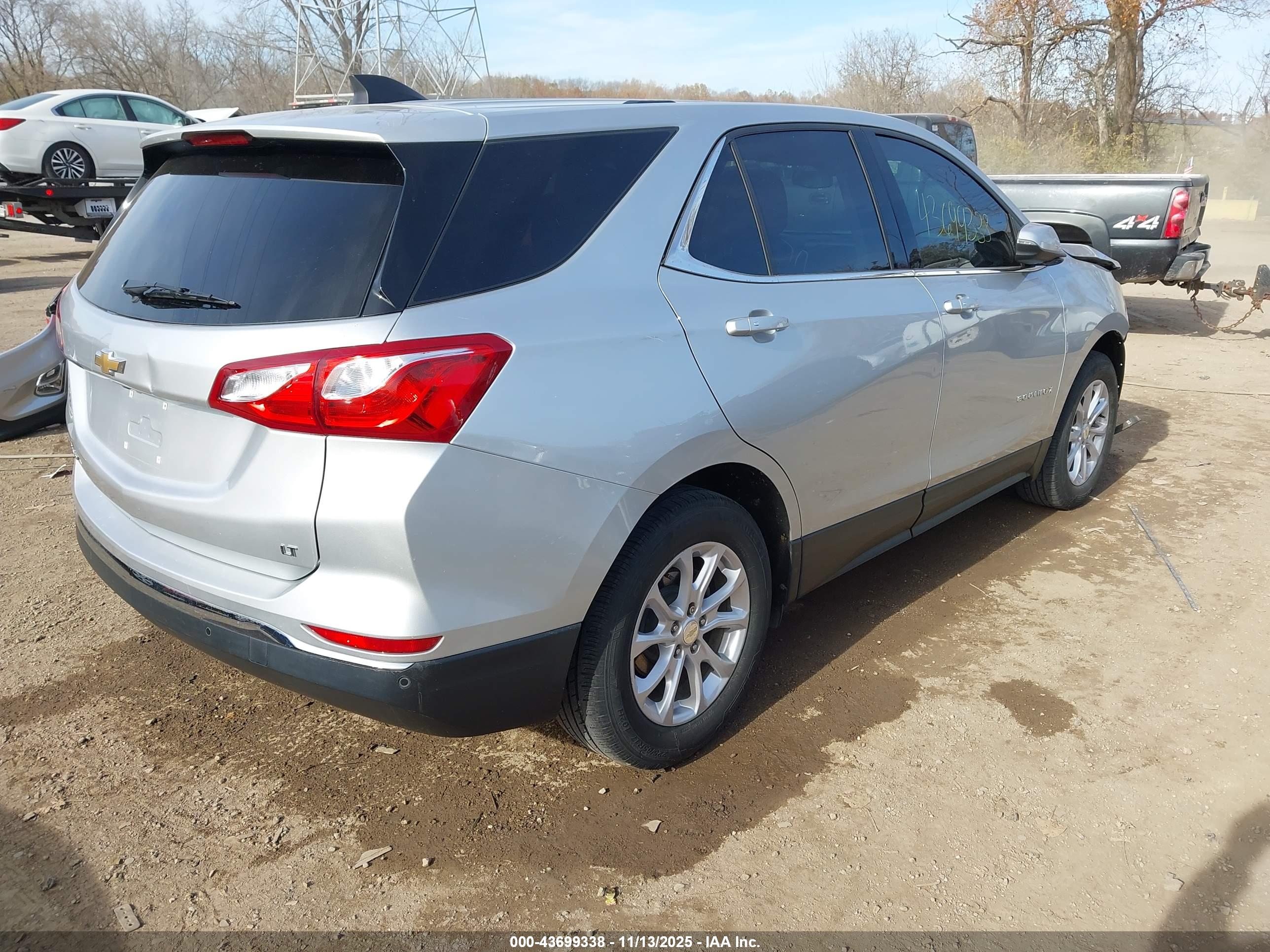 CHEVROLET EQUINOX image 4