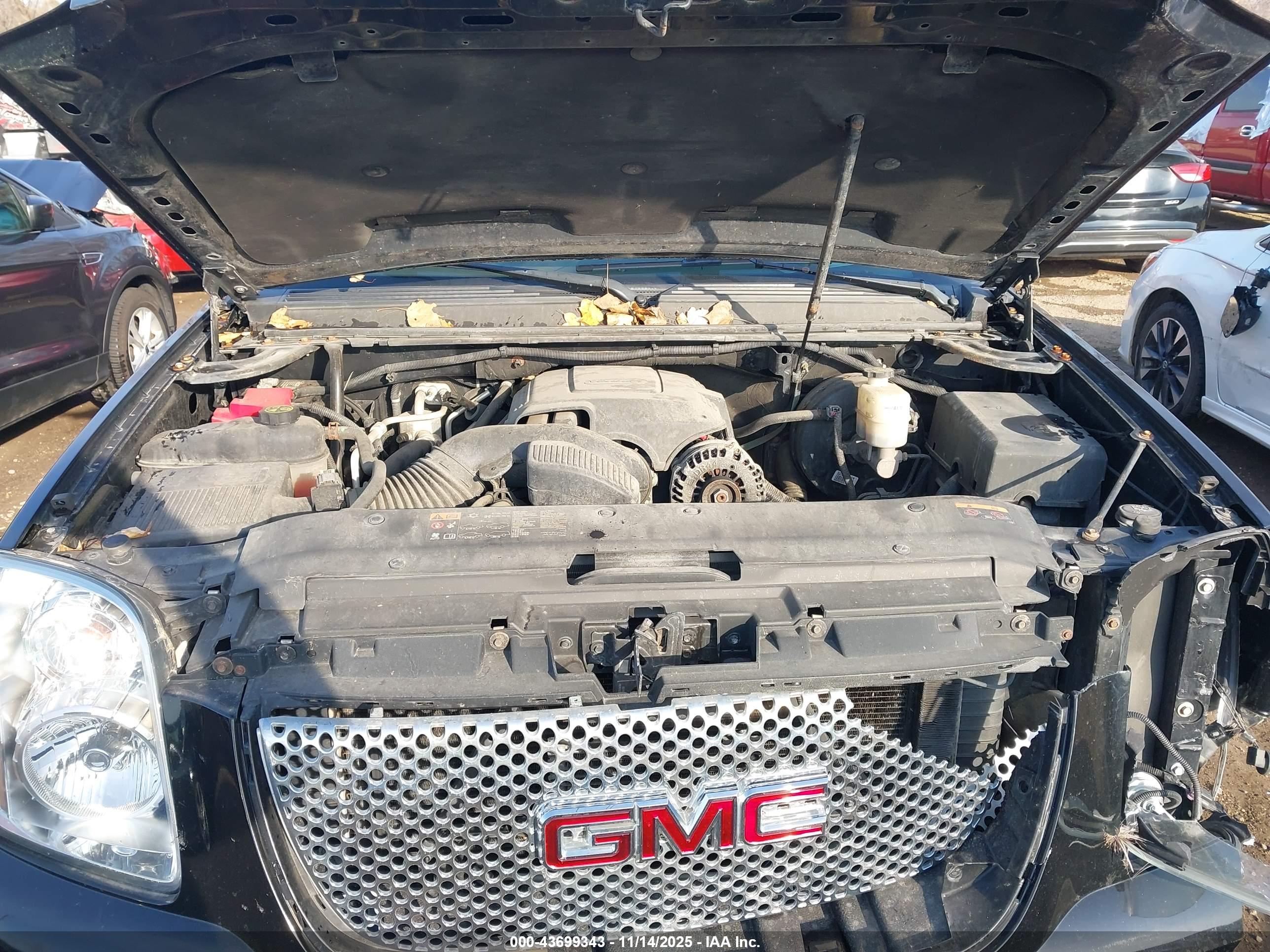 GMC YUKON image 10