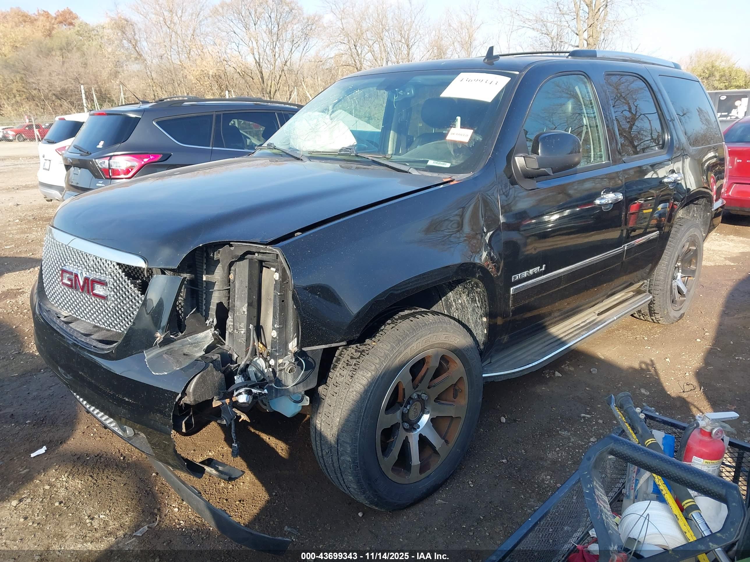 GMC YUKON image 2