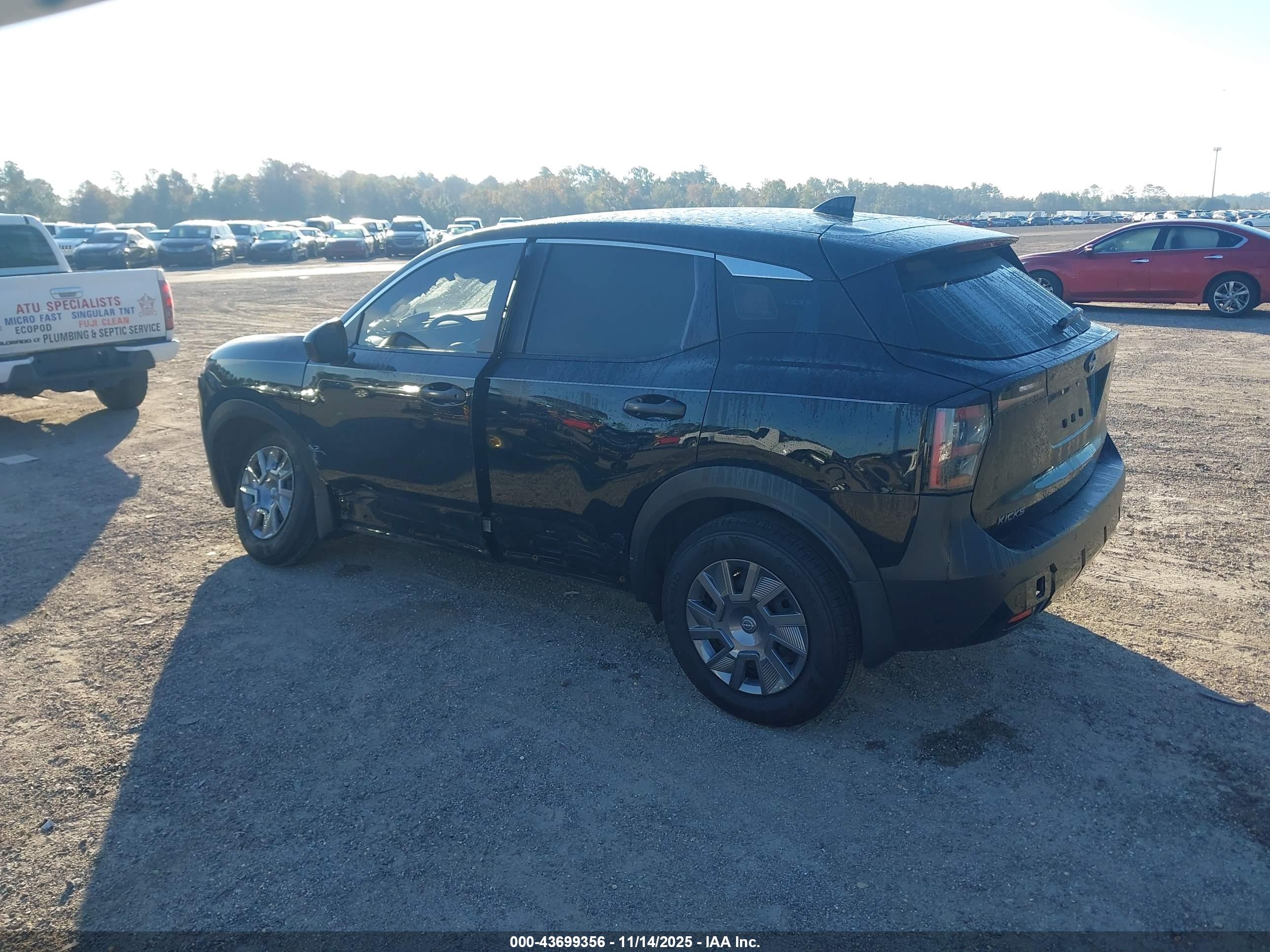 NISSAN KICKS image 3