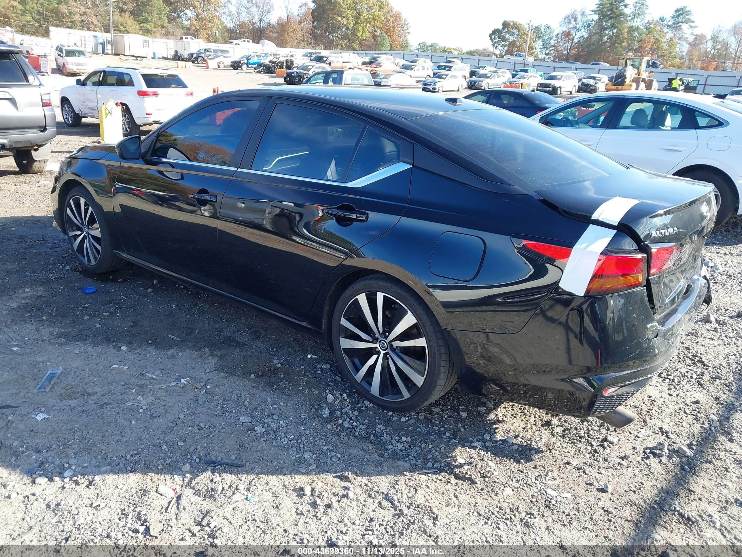 NISSAN ALTIMA image 3