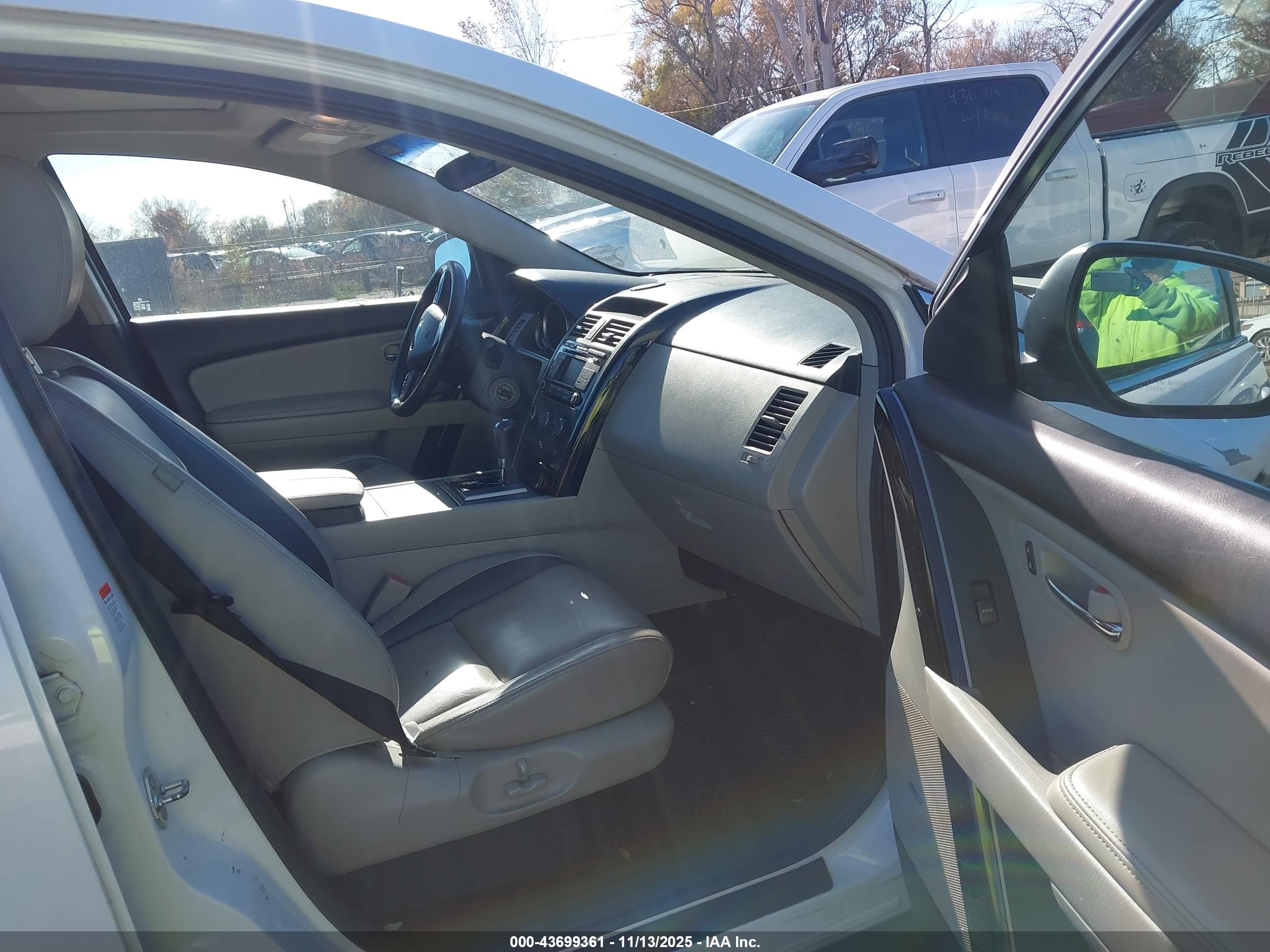 MAZDA CX-9 image 5