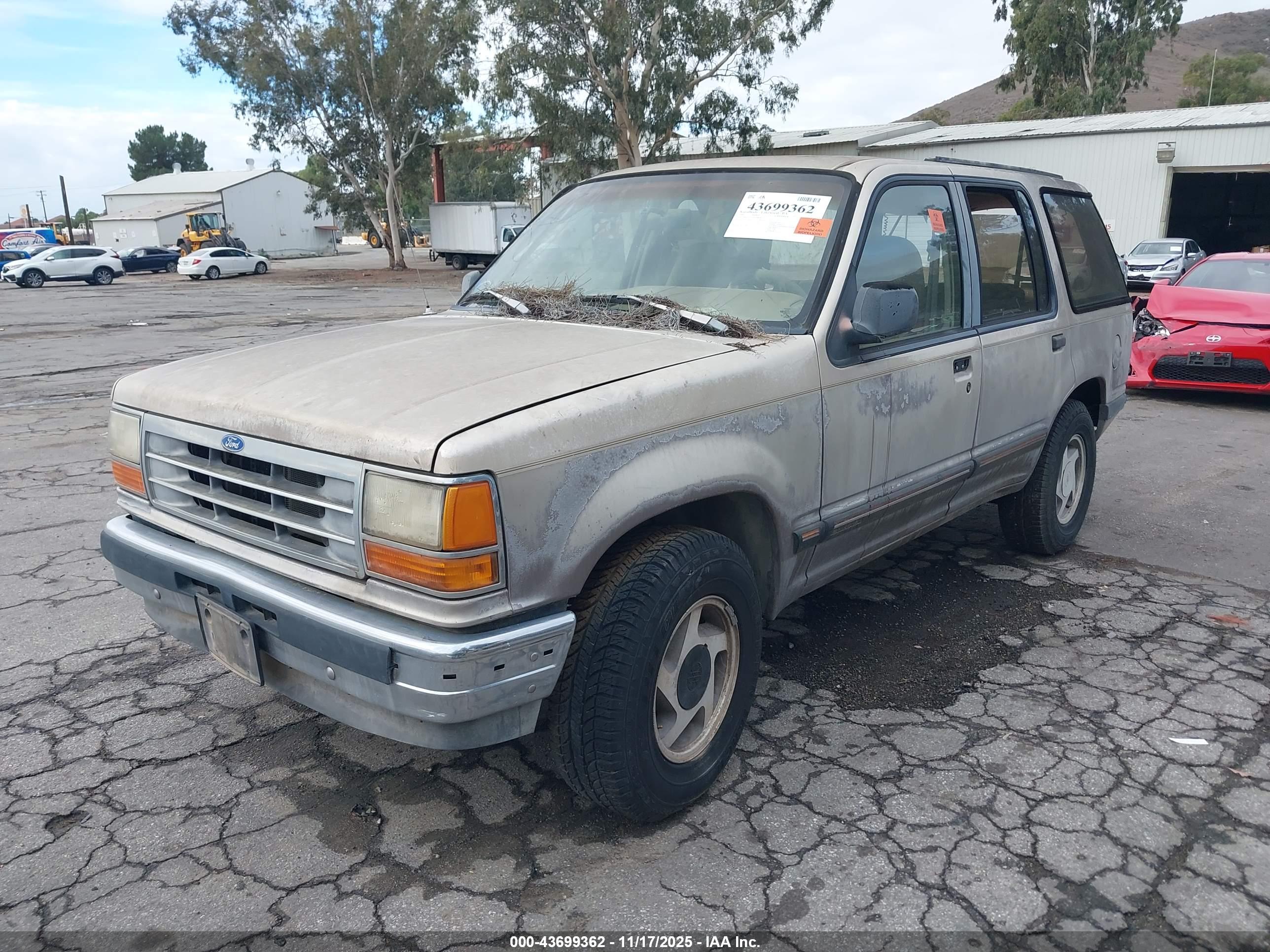 FORD EXPLORER image 2