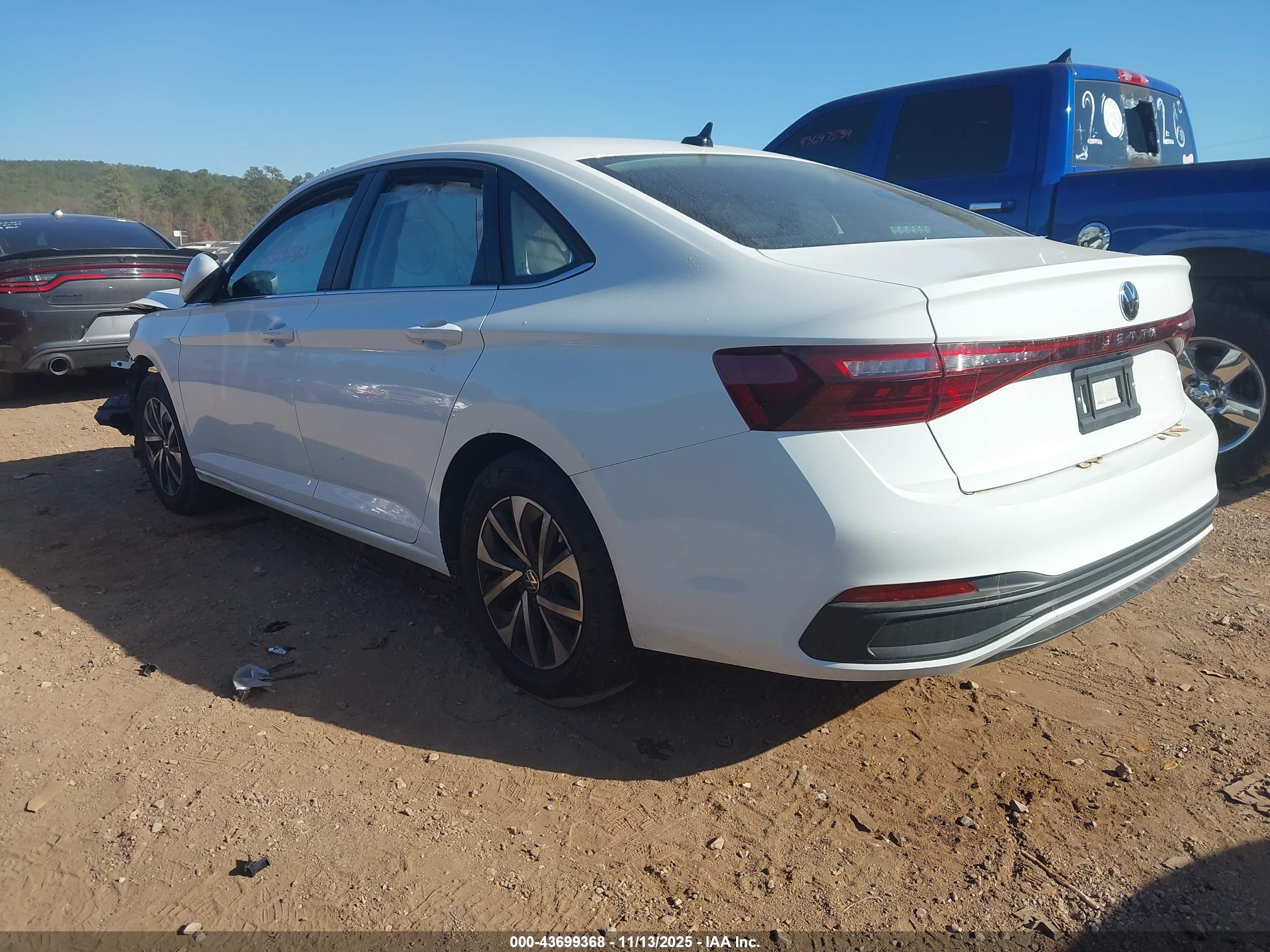VOLKSWAGEN JETTA image 3