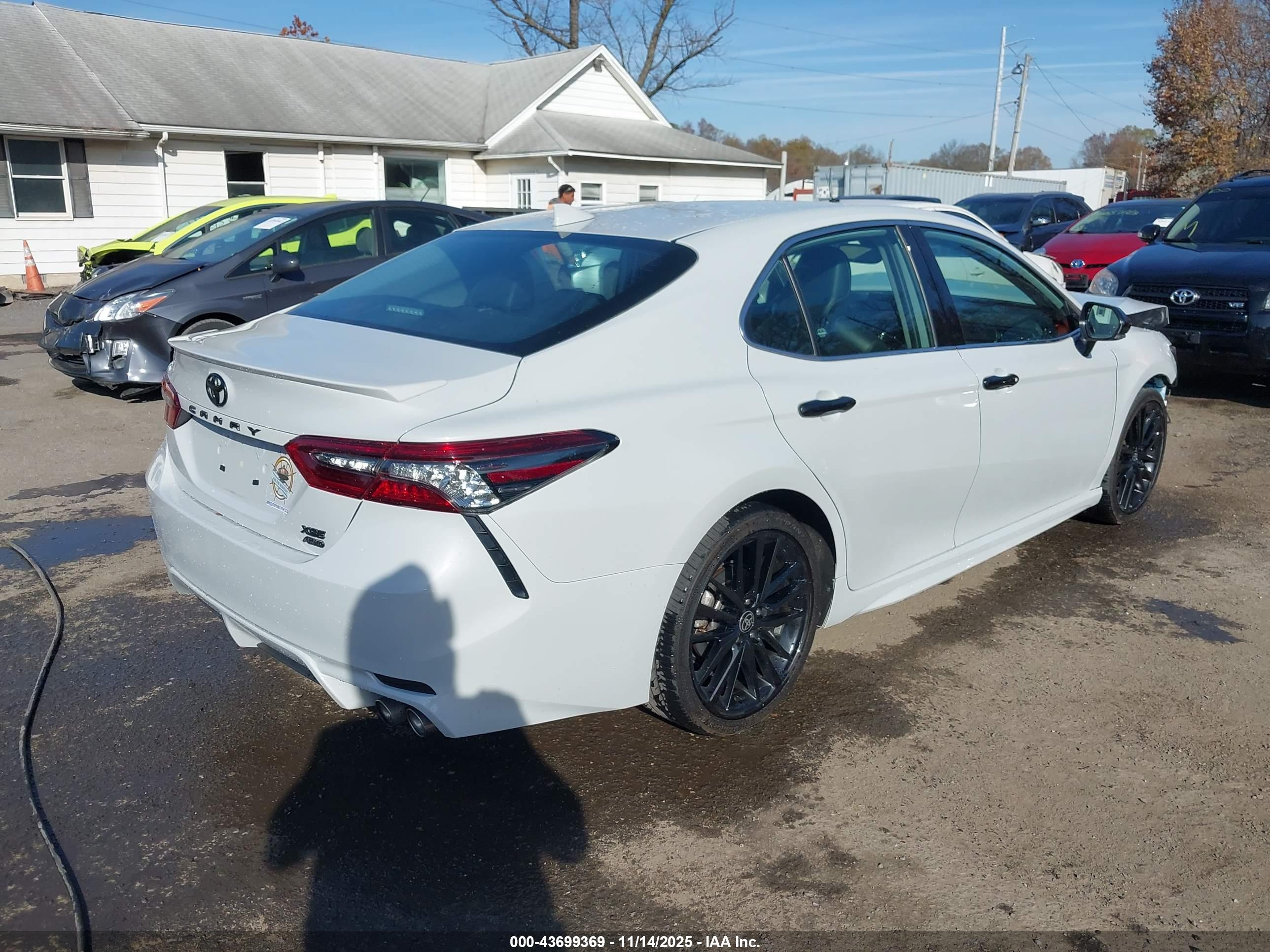 TOYOTA CAMRY image 4