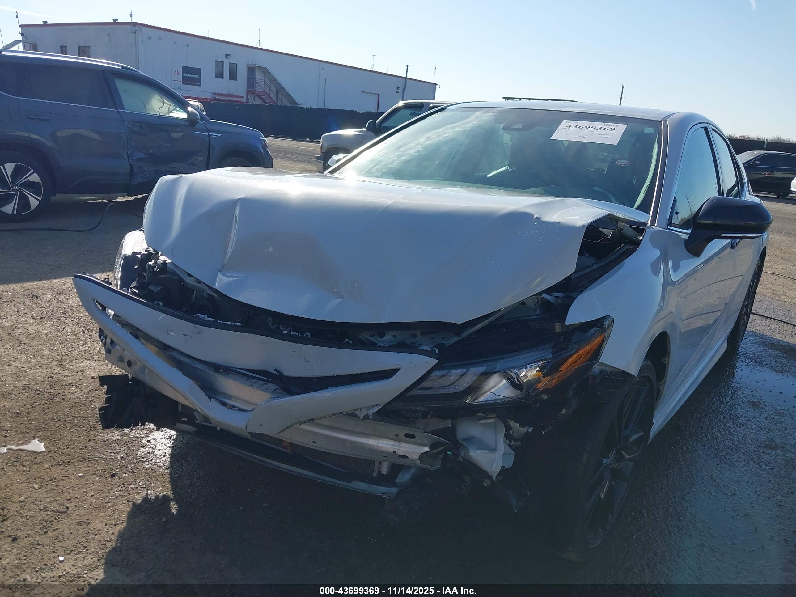 TOYOTA CAMRY image 6