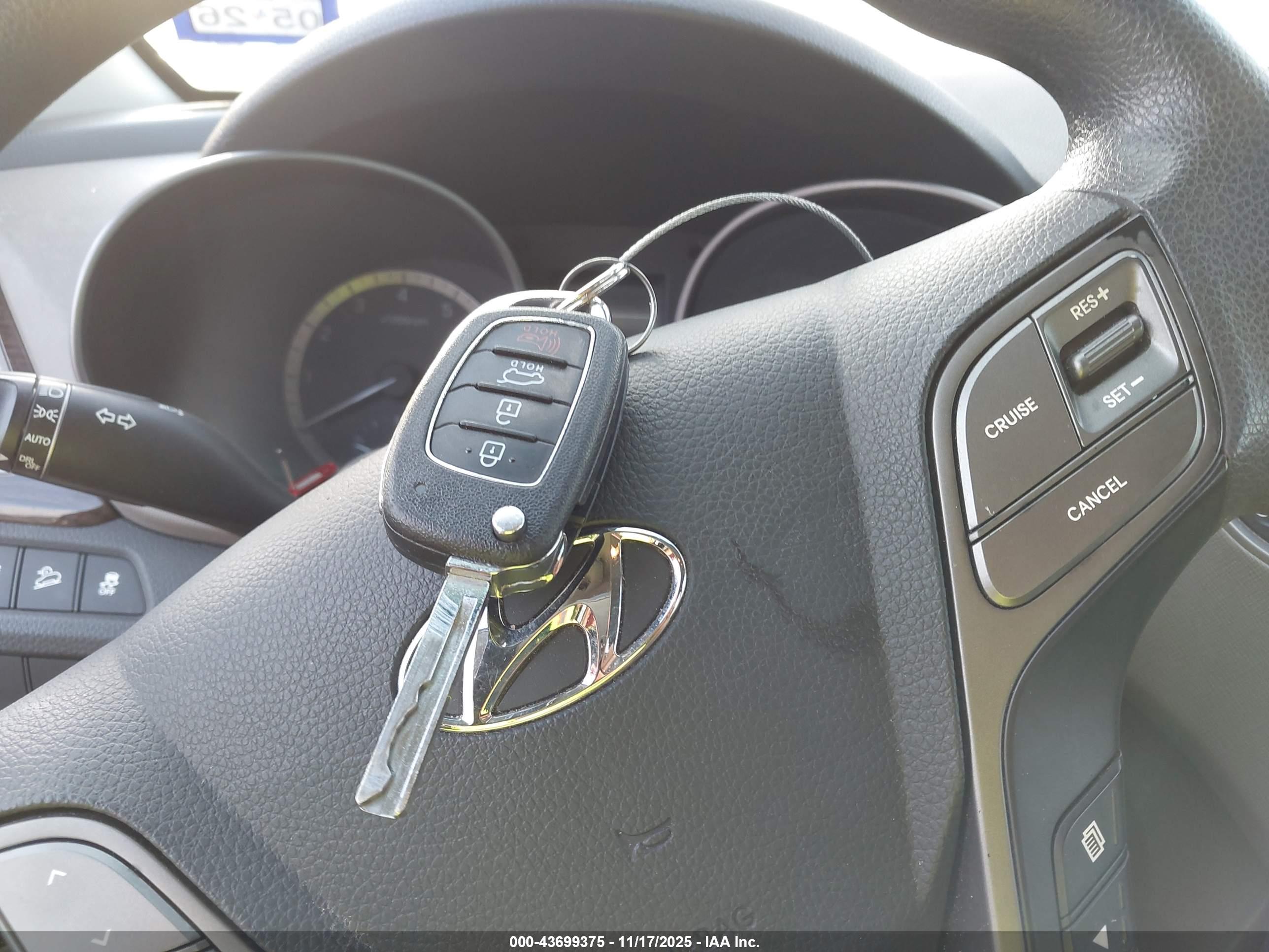 HYUNDAI SANTA image 11