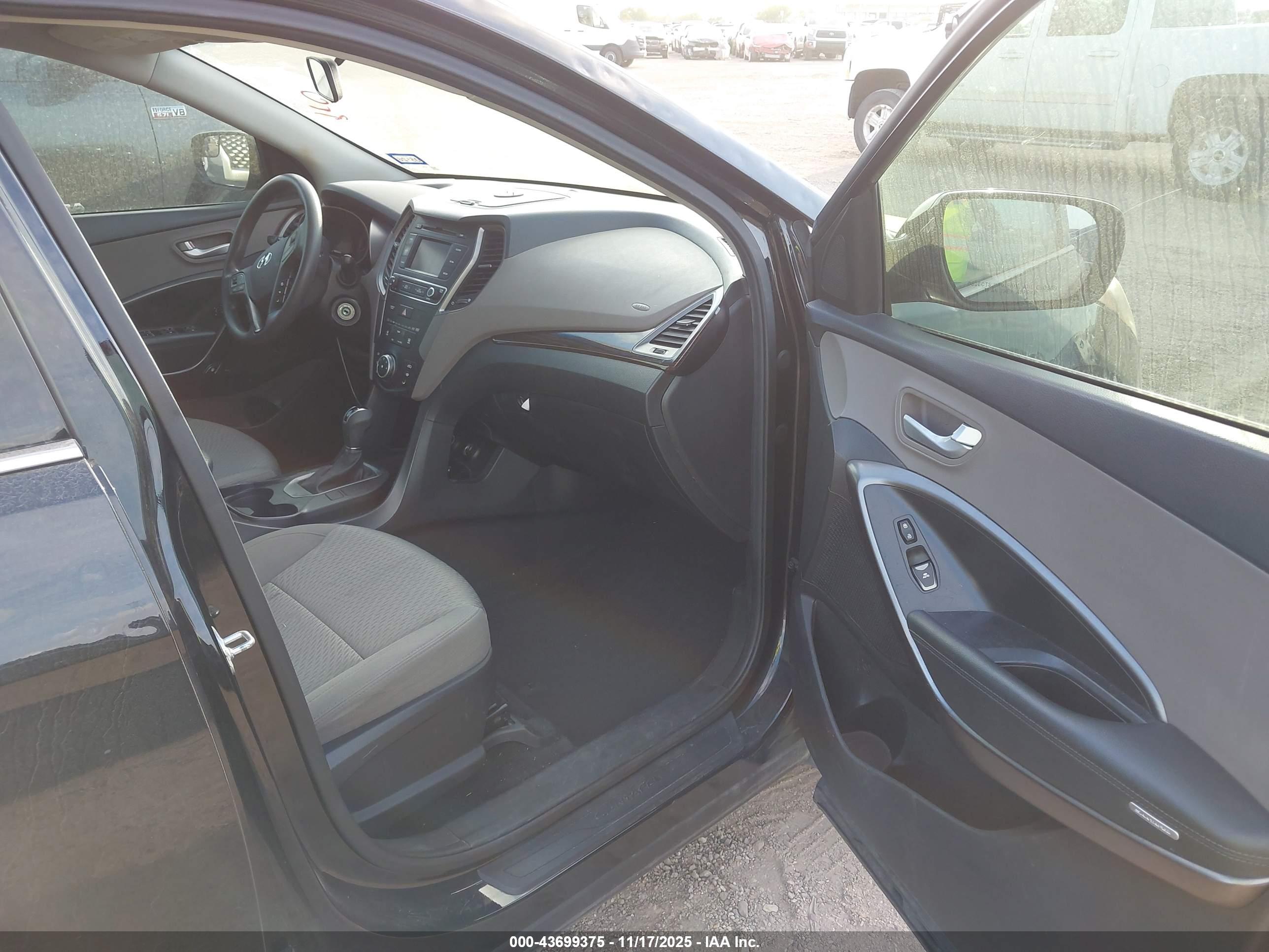 HYUNDAI SANTA image 5