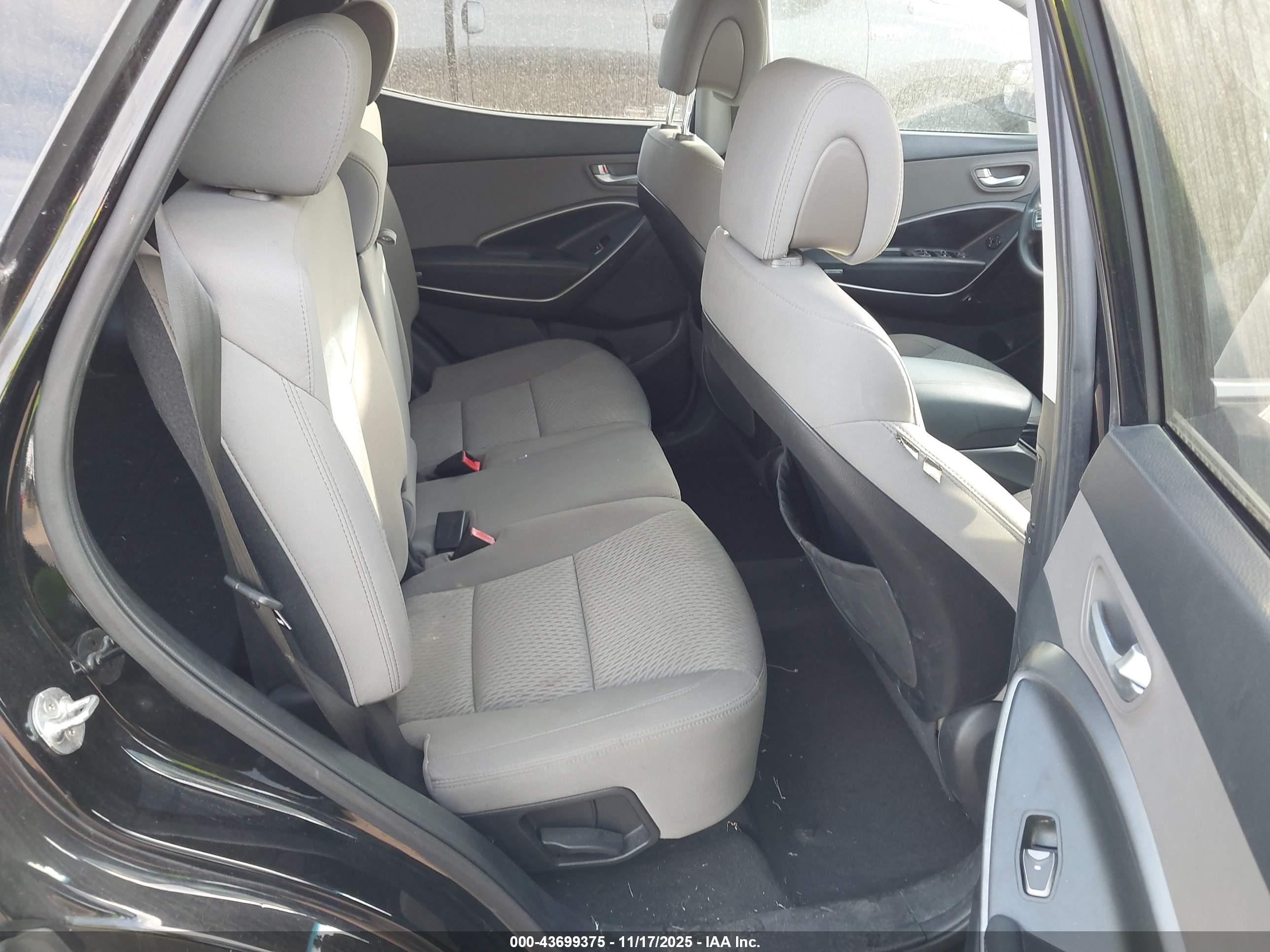 HYUNDAI SANTA image 8