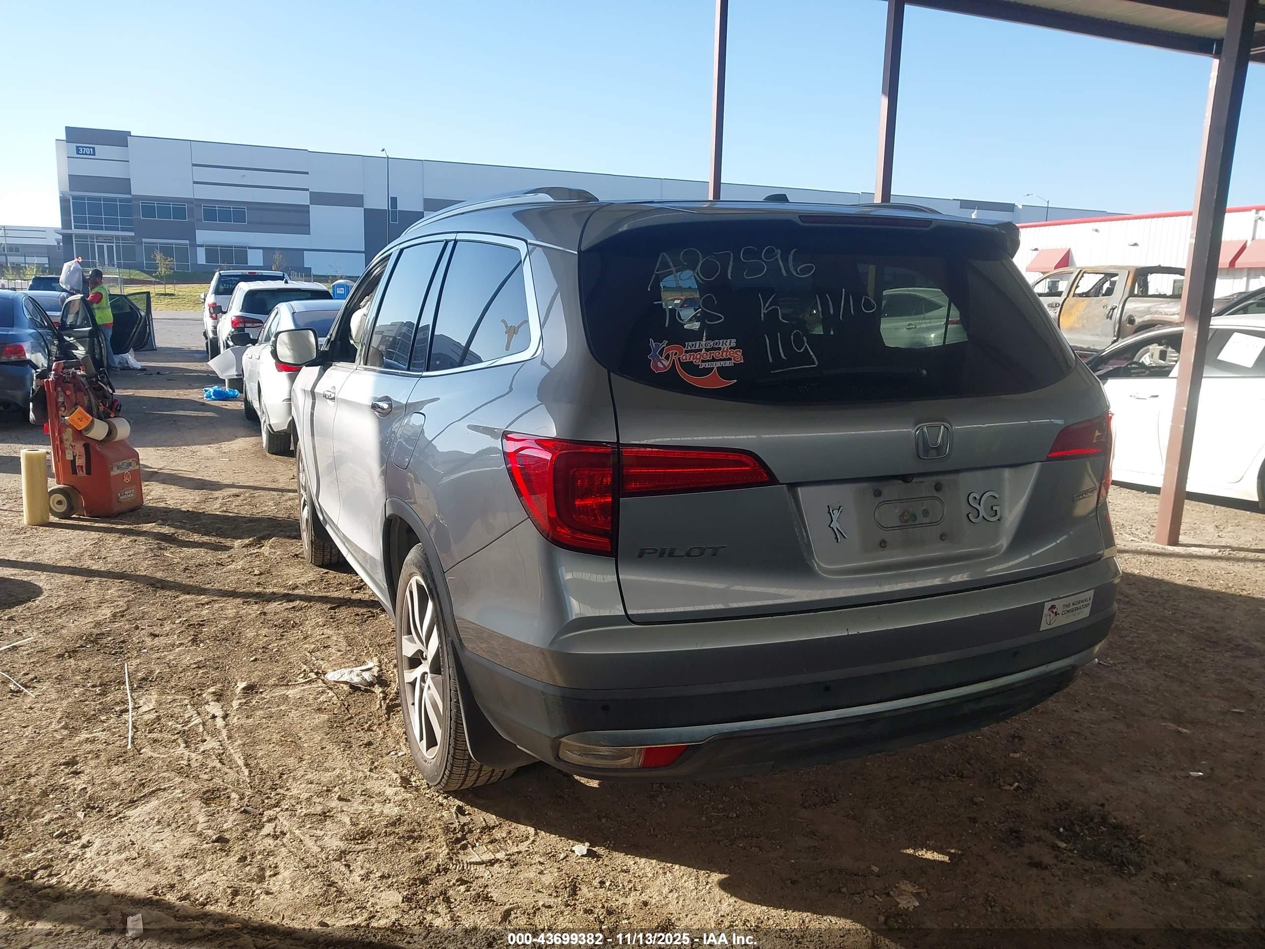 HONDA PILOT image 3