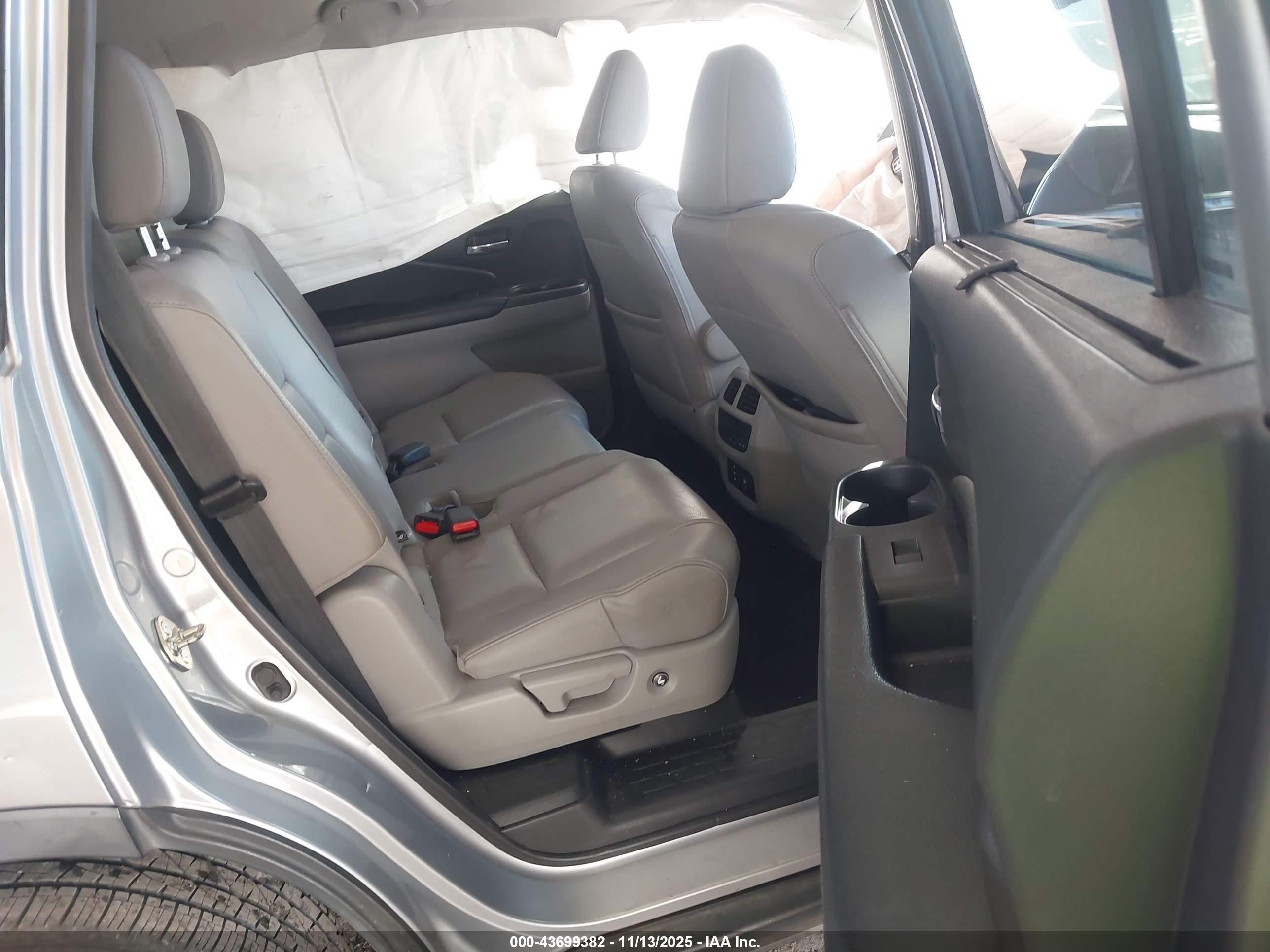 HONDA PILOT image 8
