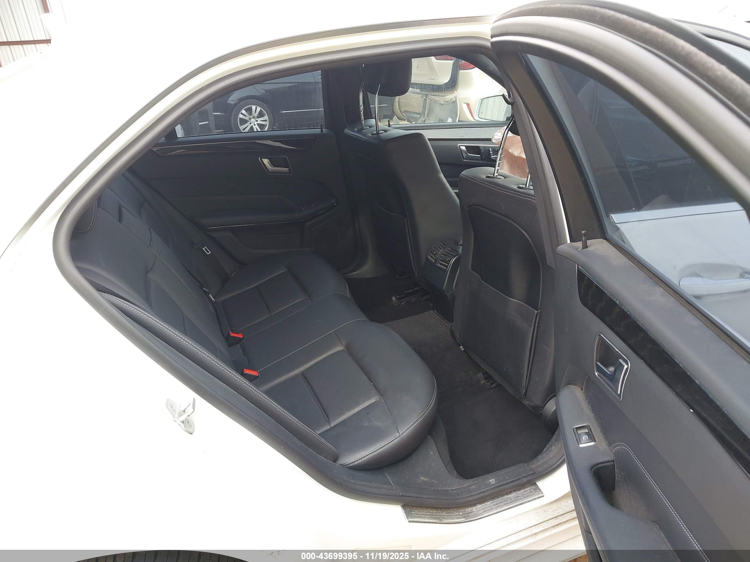 MERCEDES-BENZ E image 8