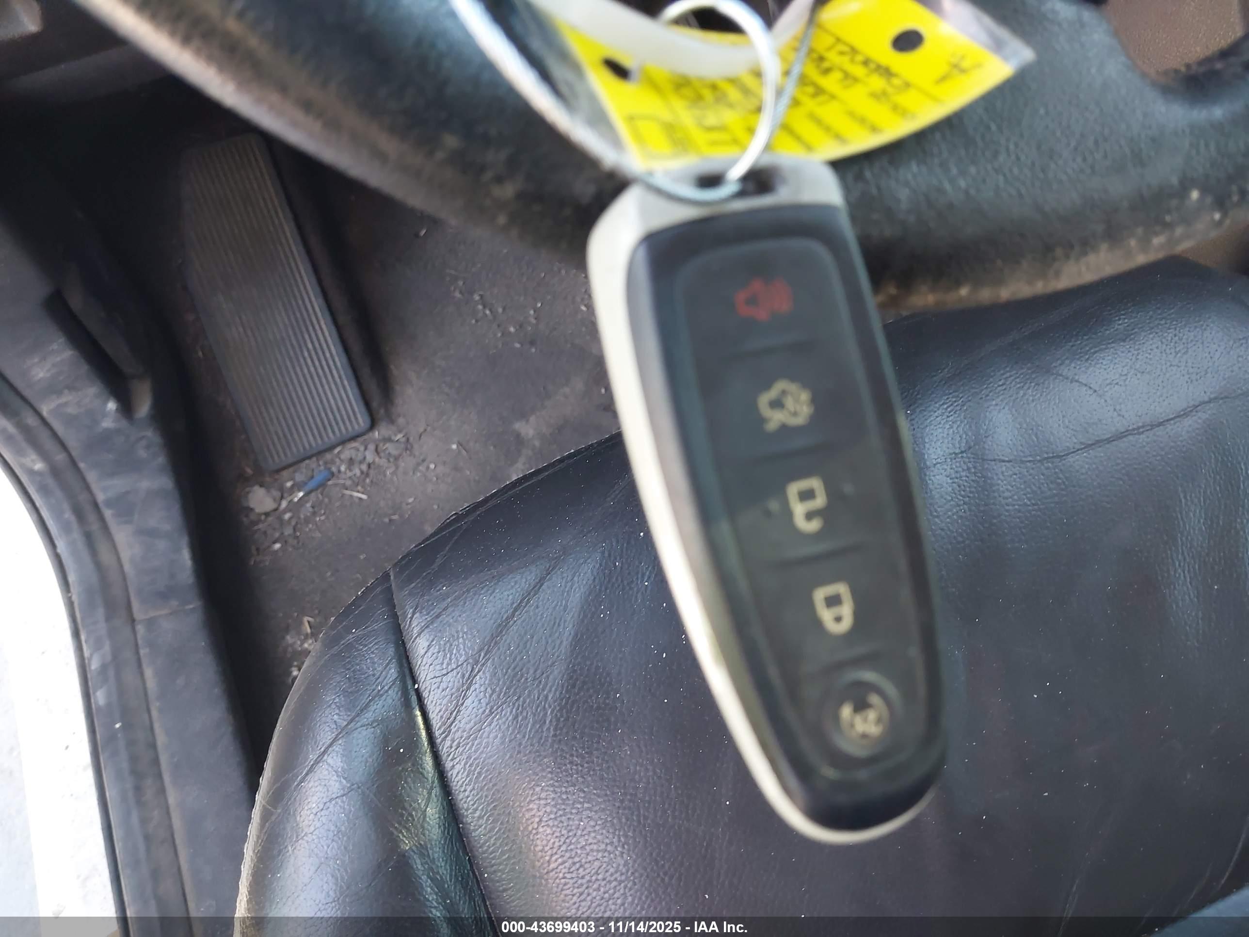 FORD ESCAPE image 11