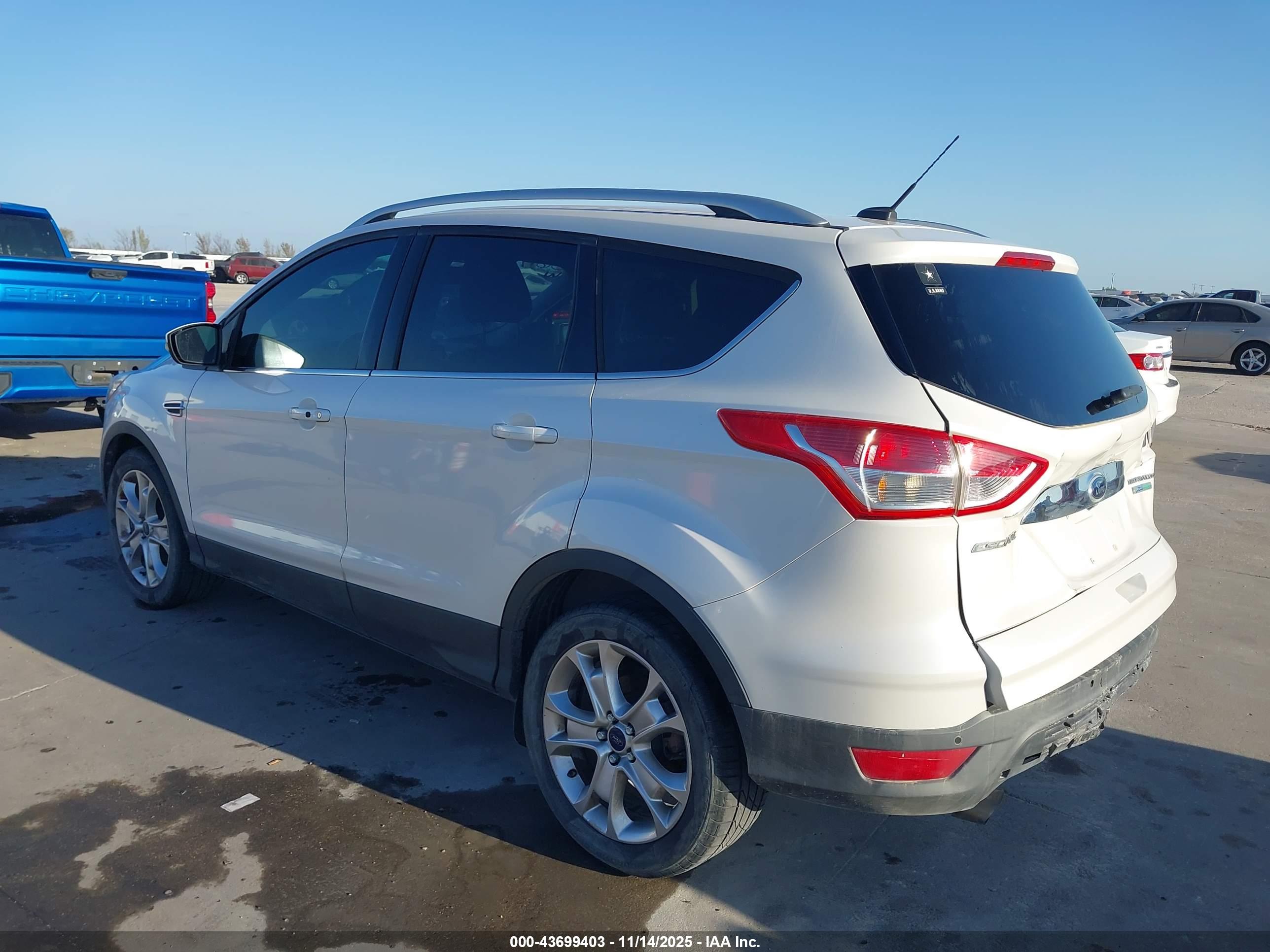 FORD ESCAPE image 3