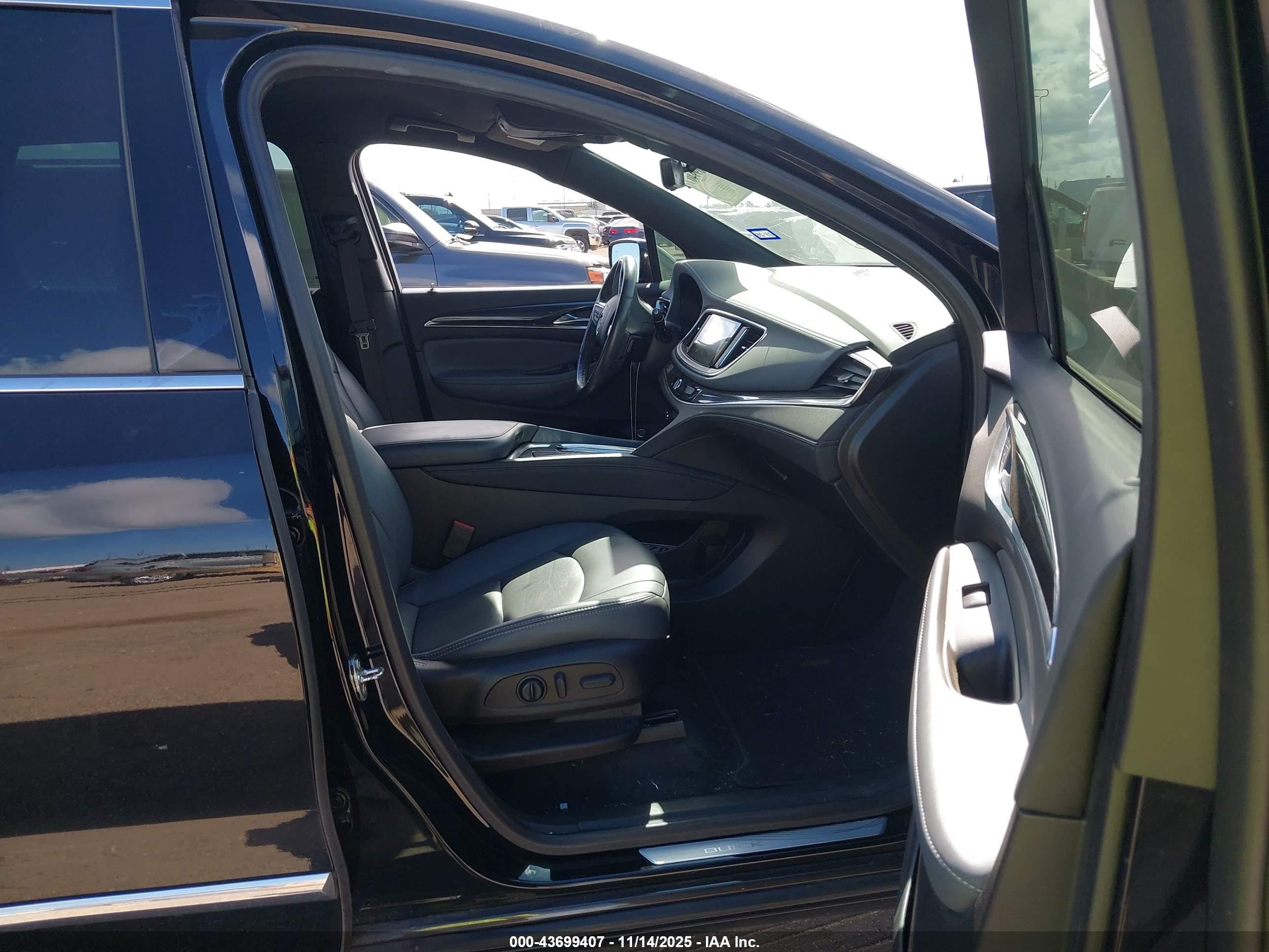 BUICK ENCLAVE image 5