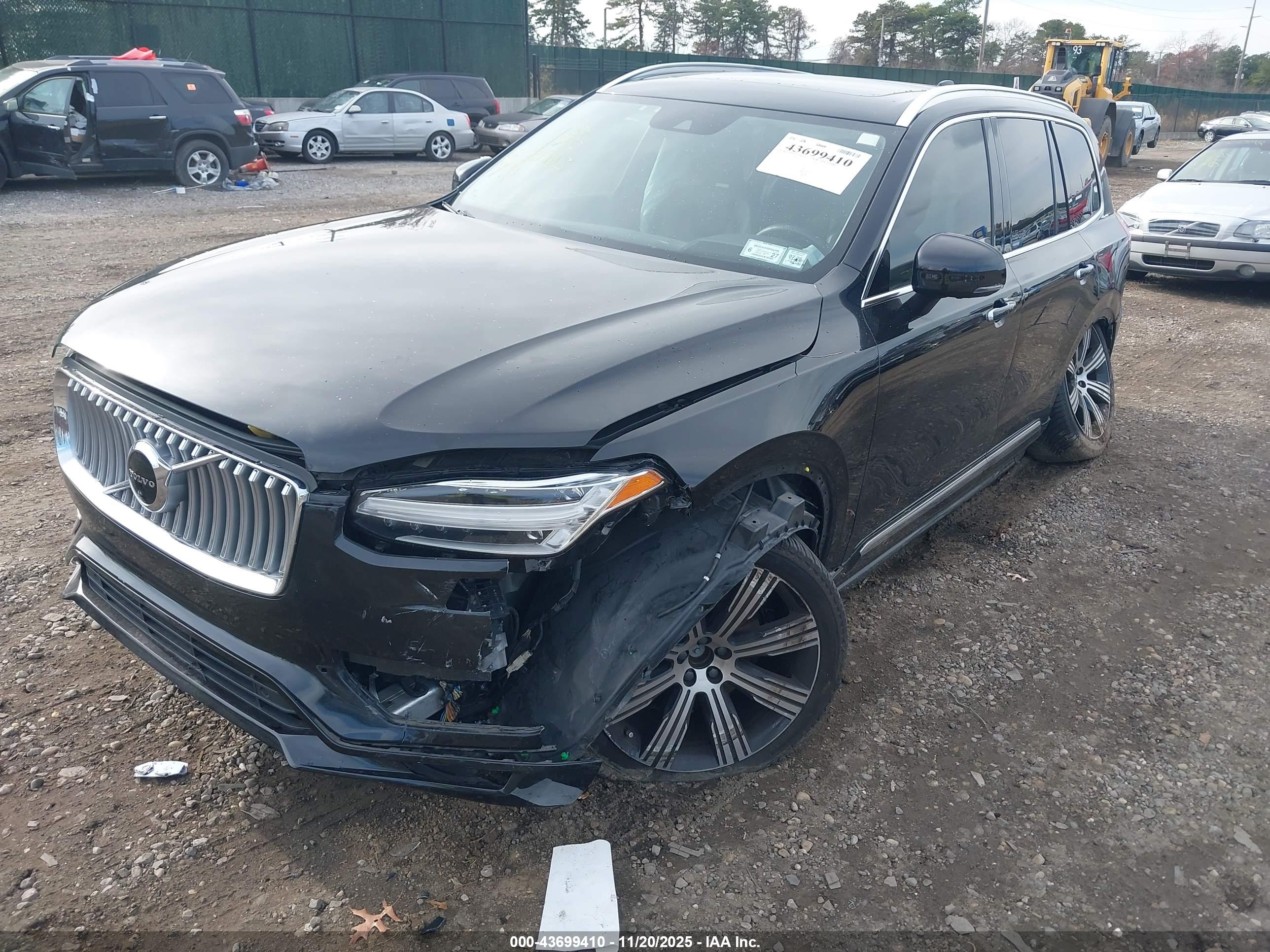 VOLVO XC90 image 2
