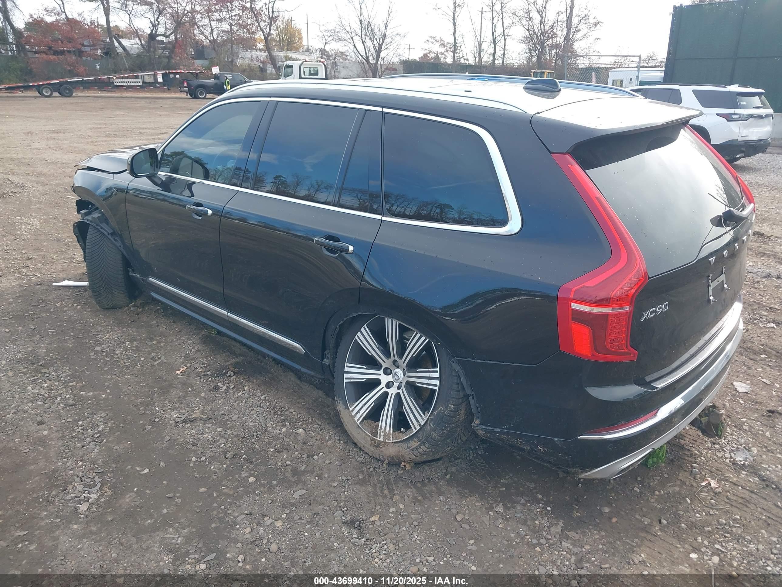 VOLVO XC90 image 3