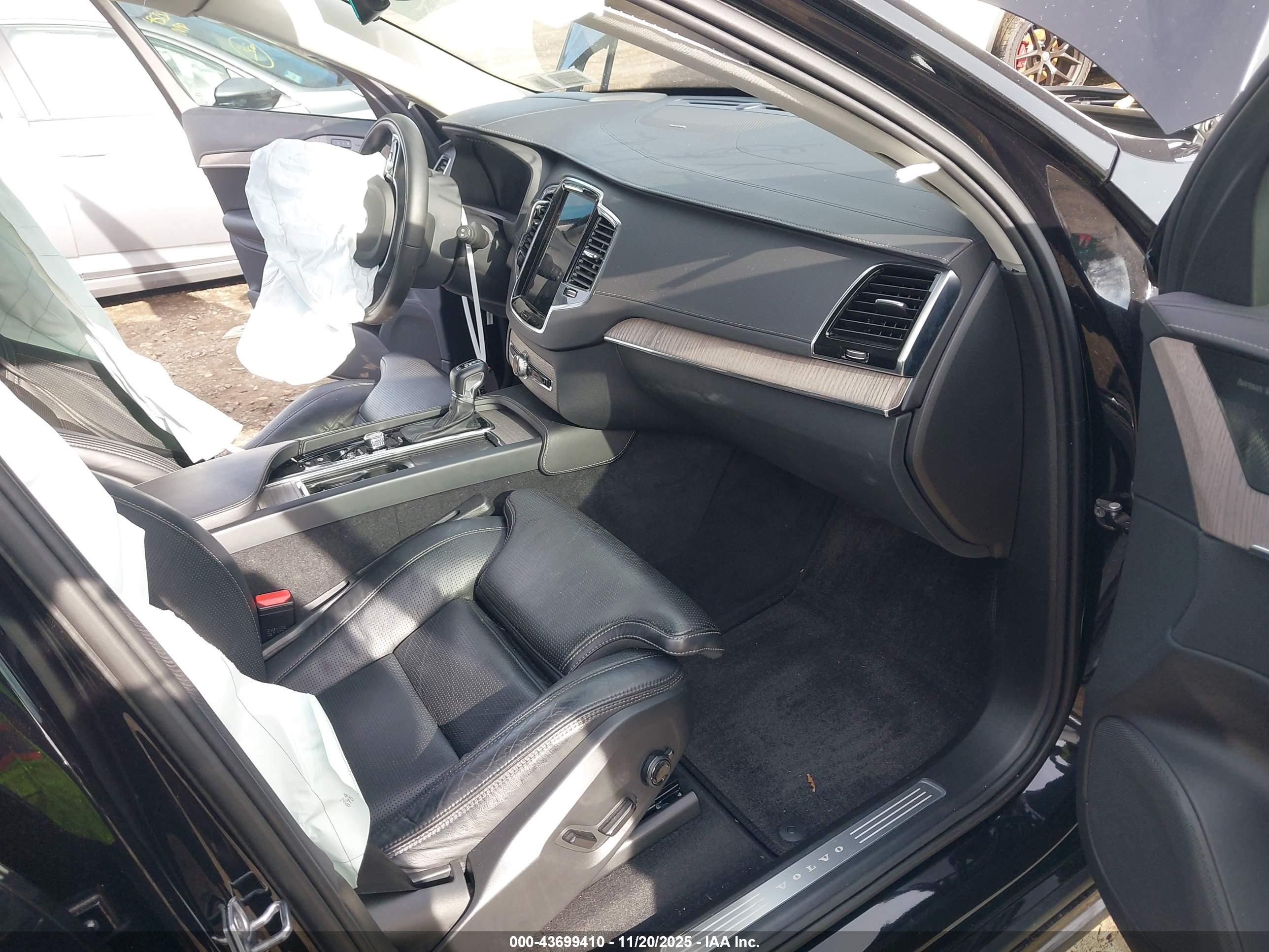 VOLVO XC90 image 5