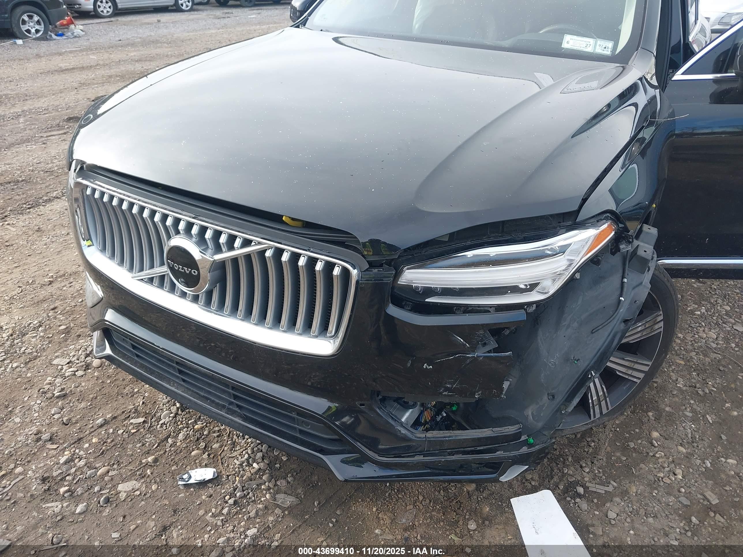 VOLVO XC90 image 6