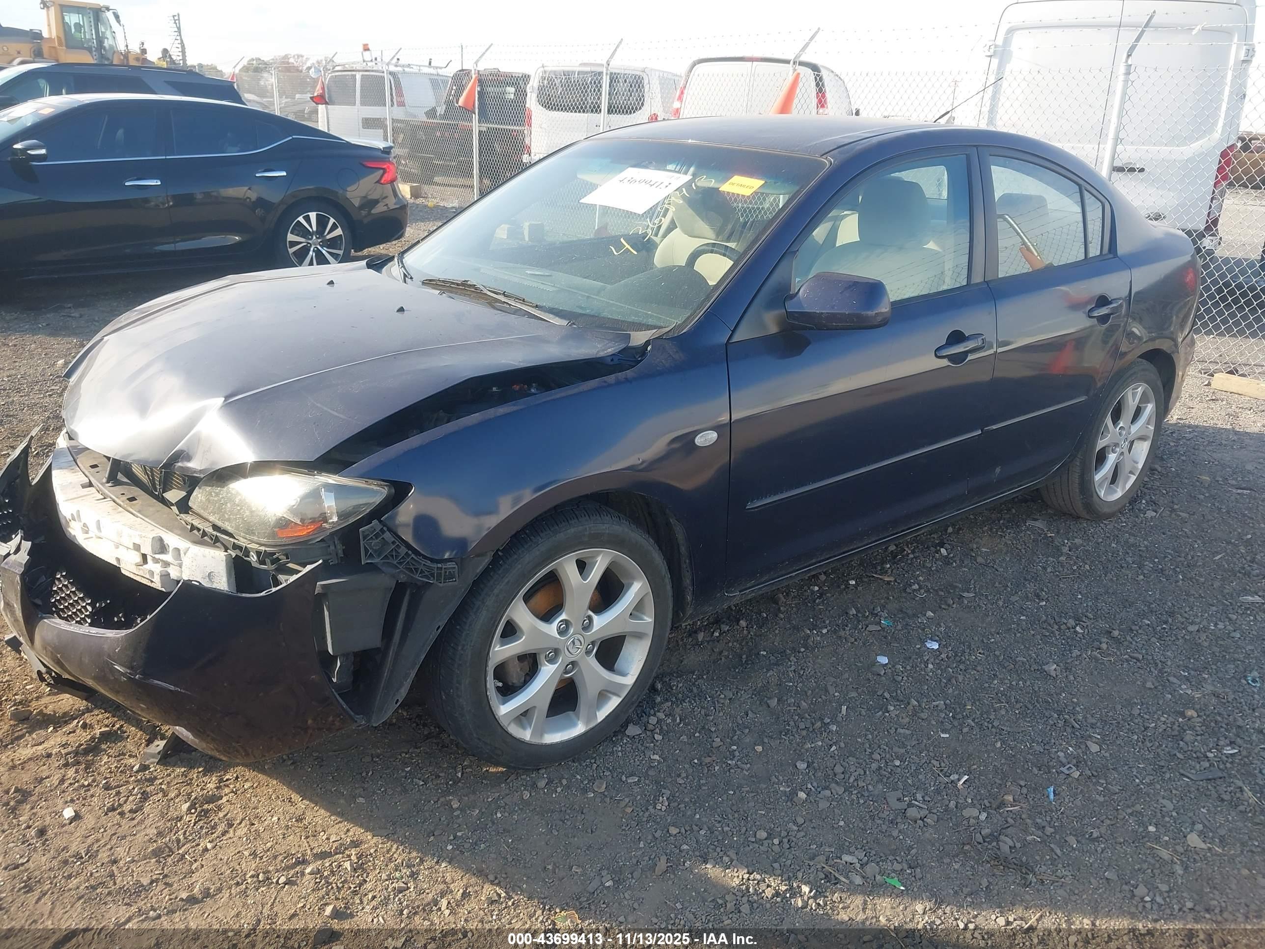 MAZDA MAZDA3 image 2