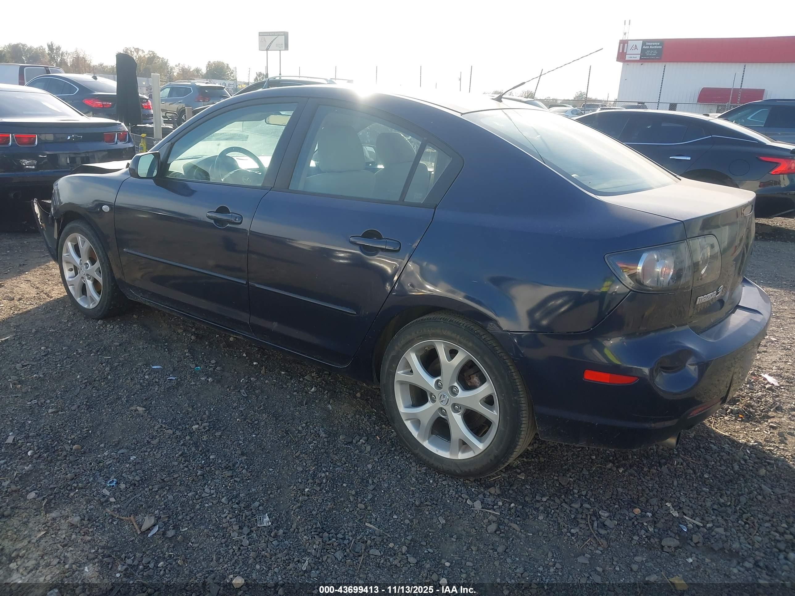 MAZDA MAZDA3 image 3