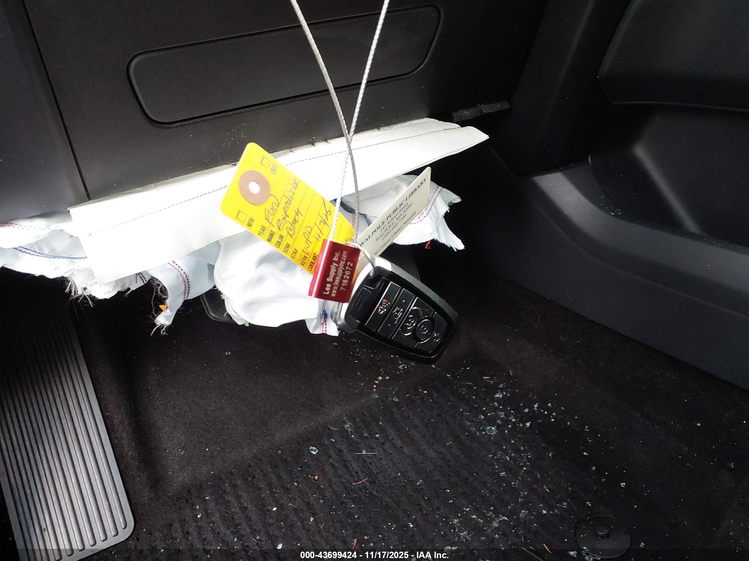 FORD EXPEDITION image 11
