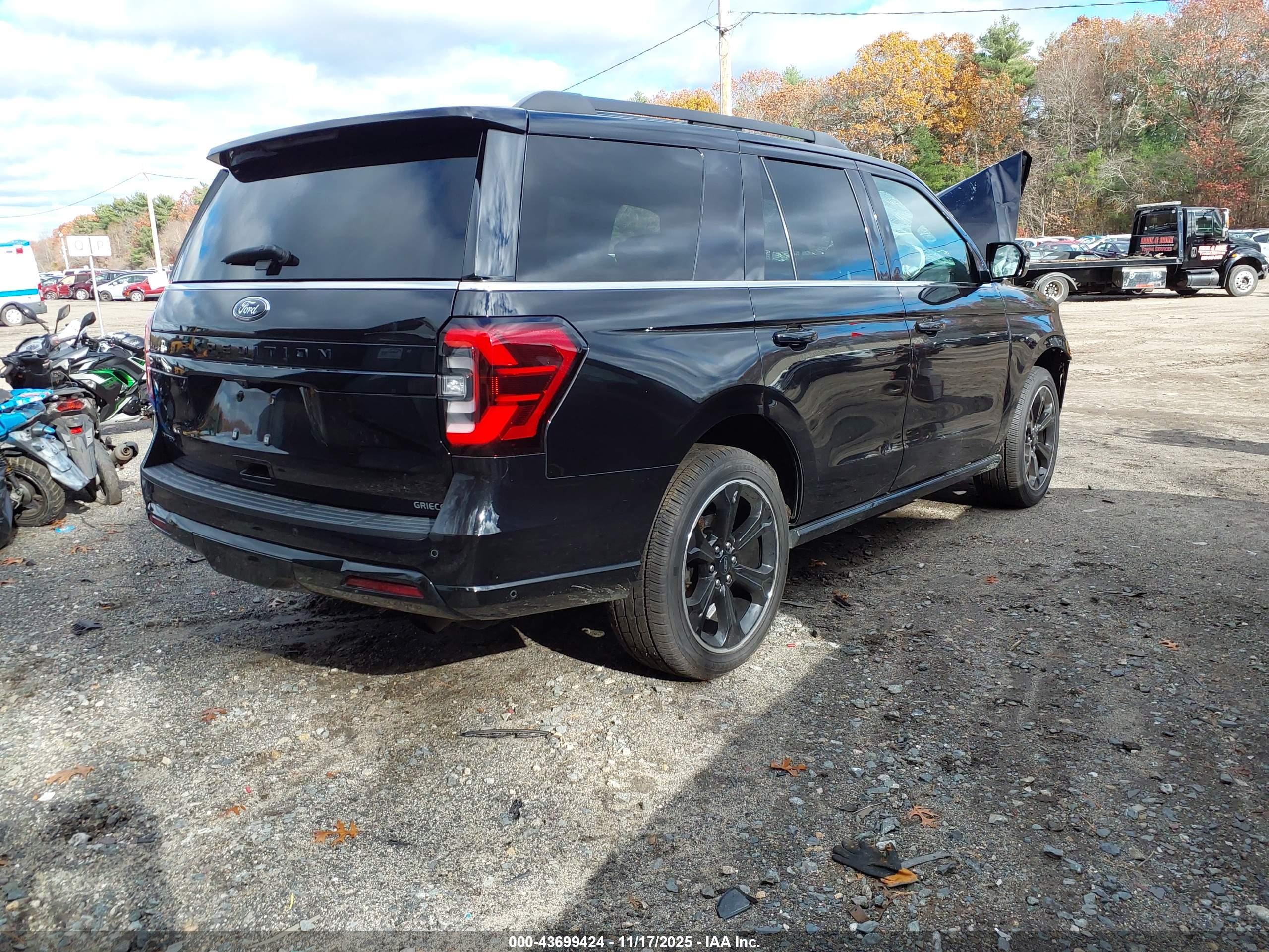 FORD EXPEDITION image 4