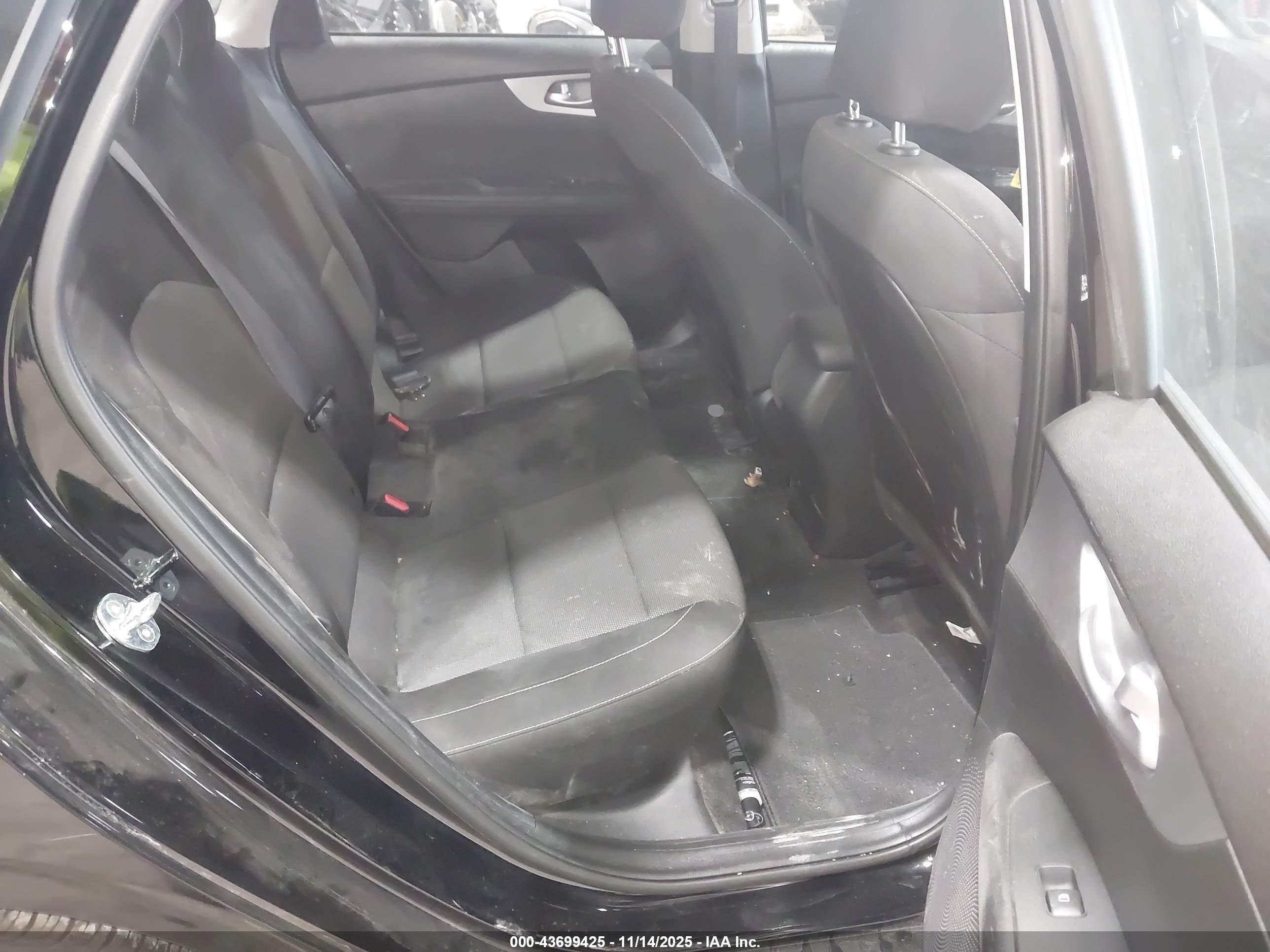 KIA FORTE image 8