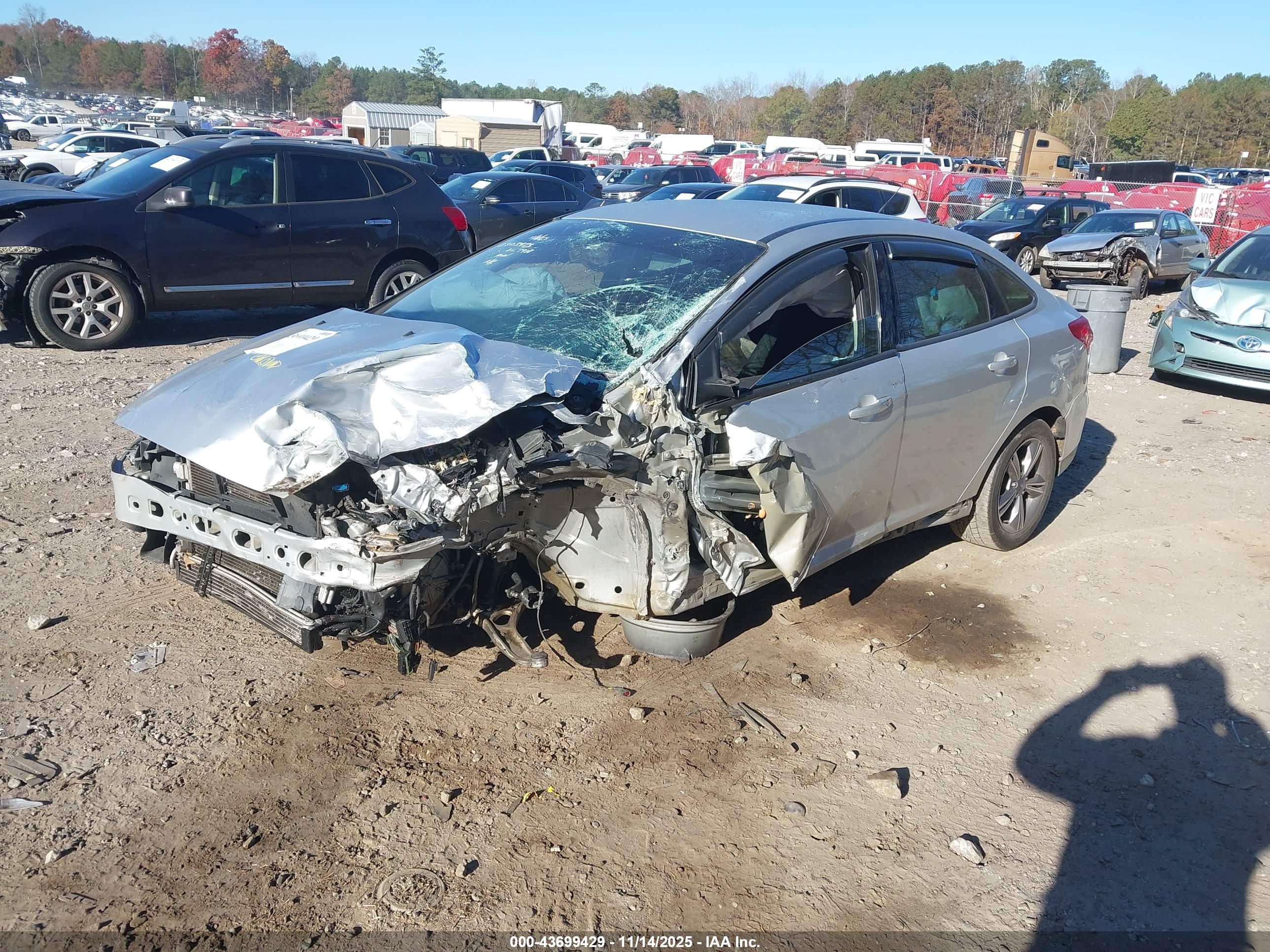 FORD FOCUS image 2