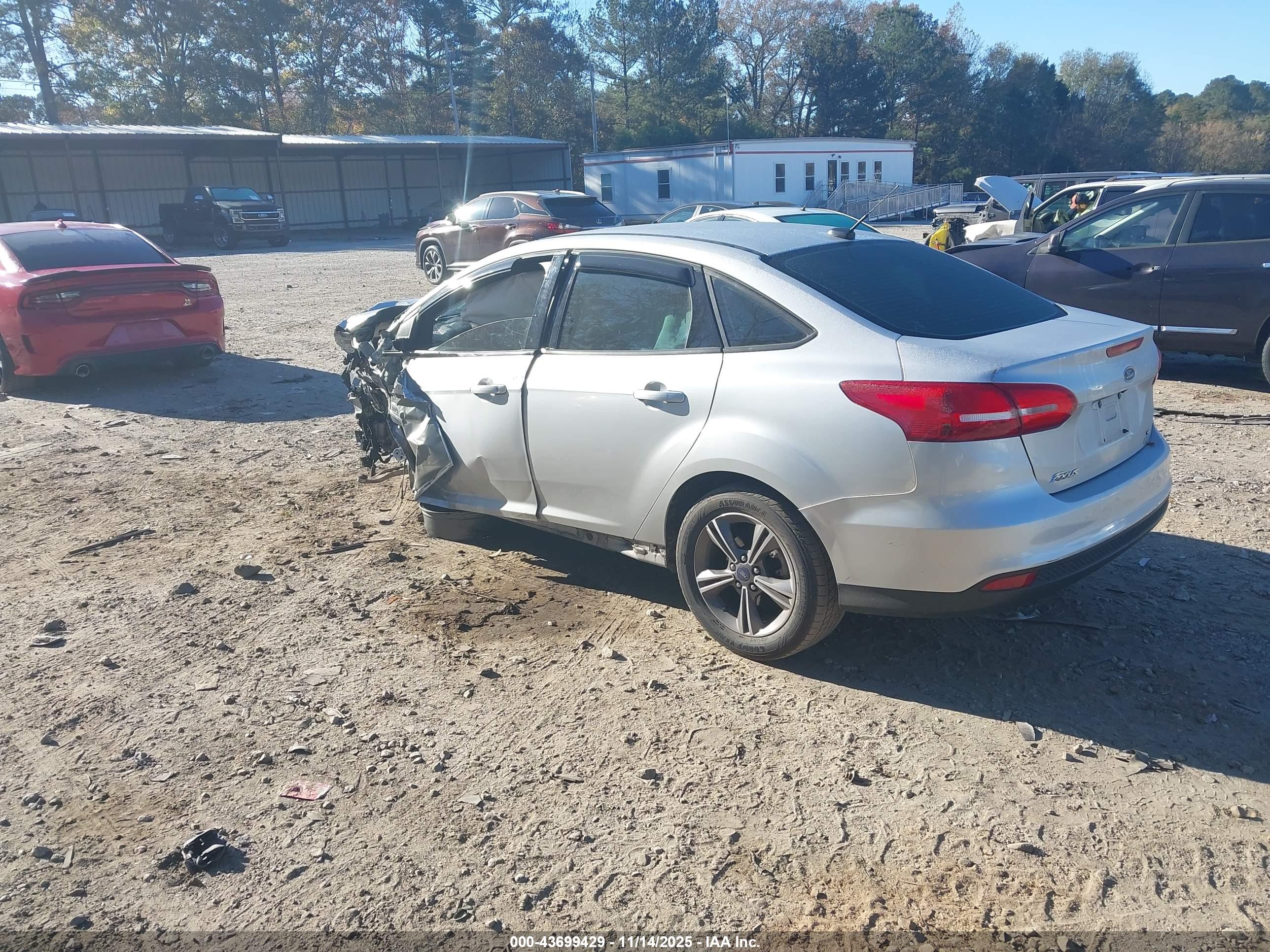 FORD FOCUS image 3