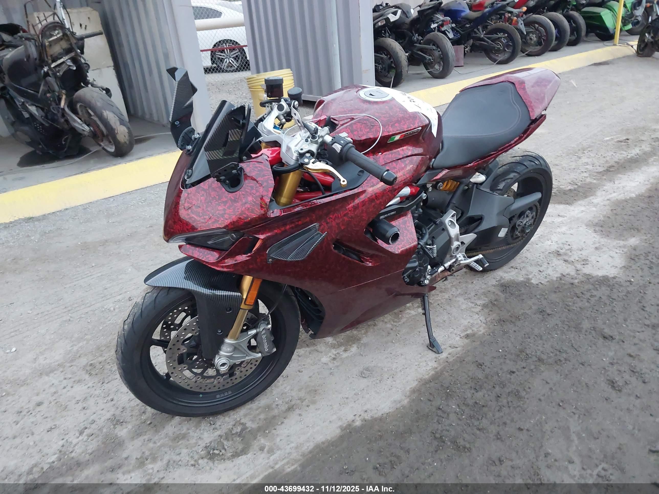 DUCATI SUPERSPORT image 2