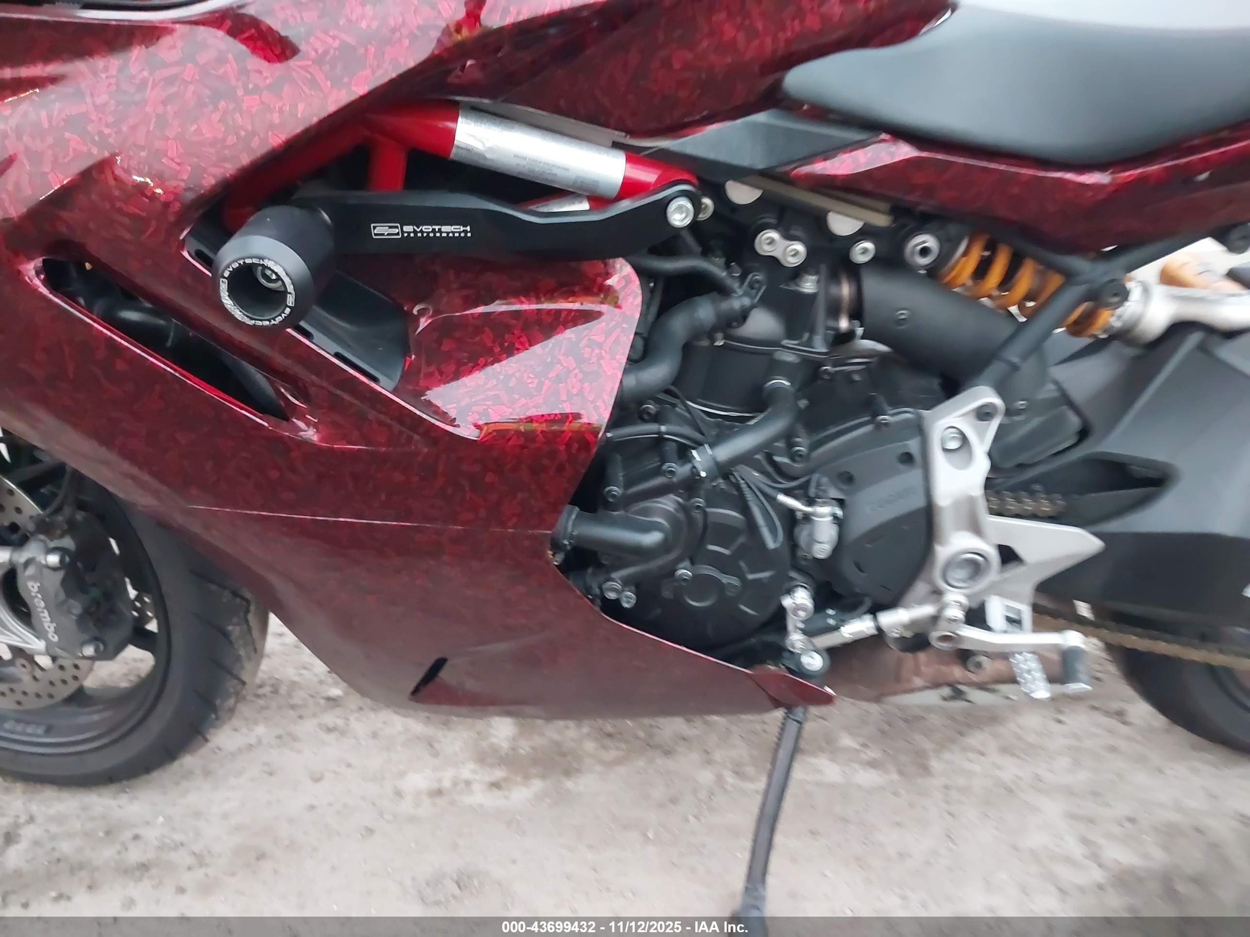 DUCATI SUPERSPORT image 9