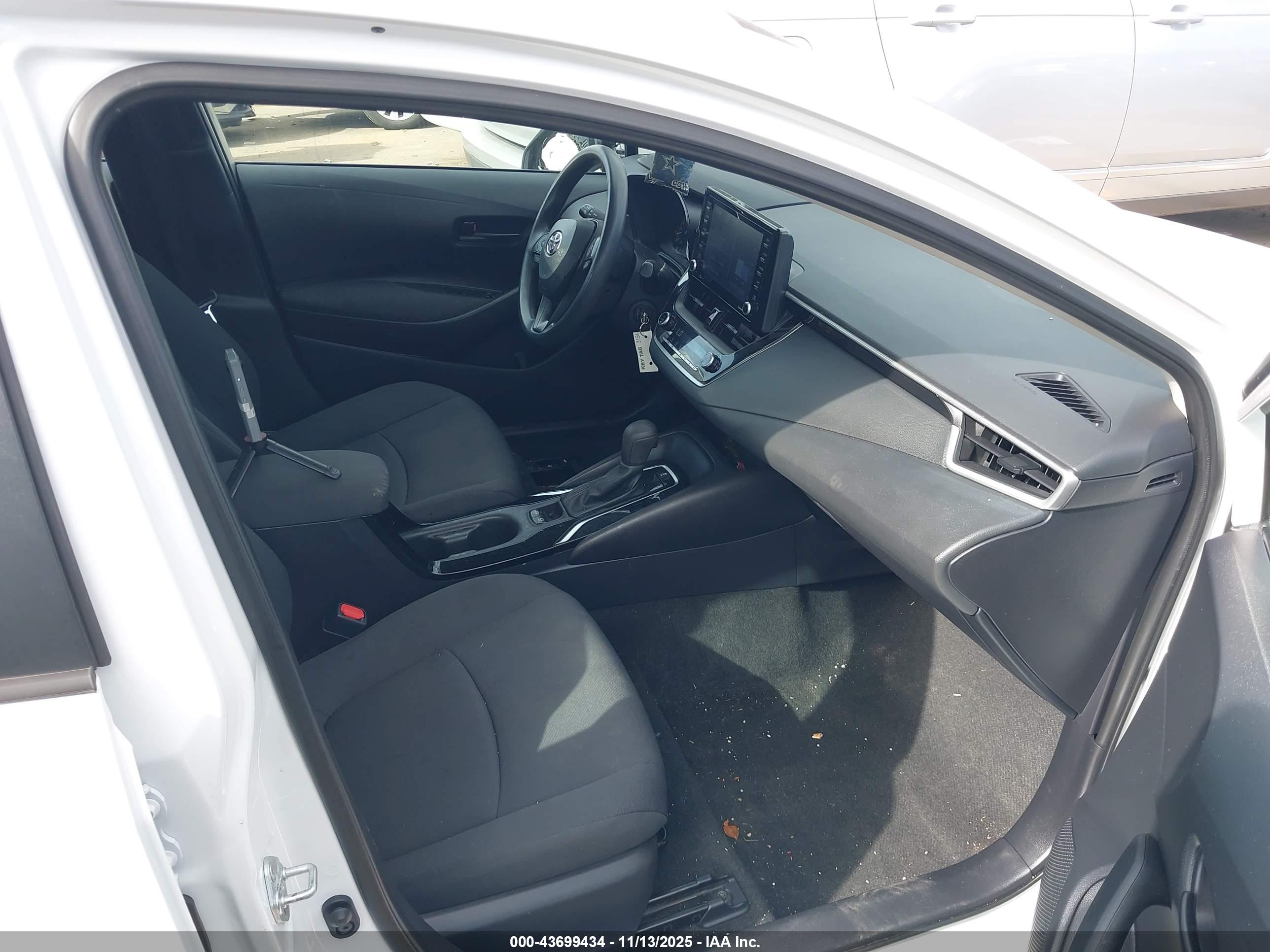 TOYOTA COROLLA image 5