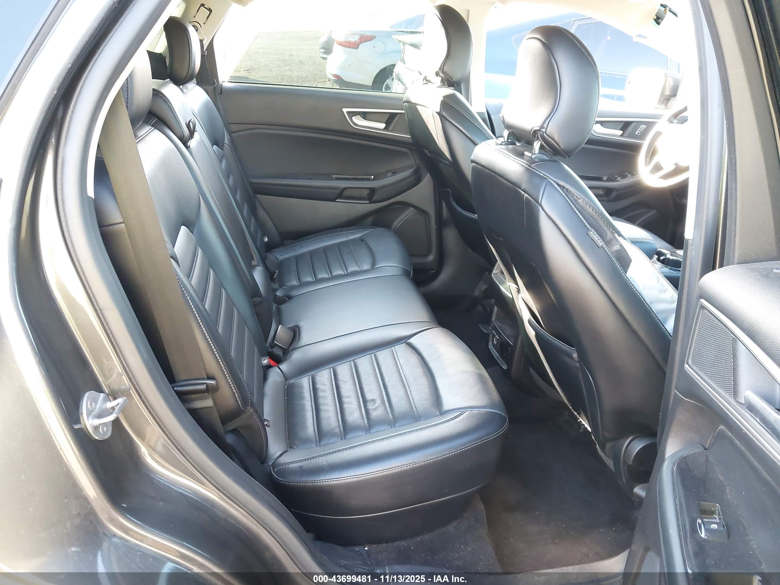 FORD EDGE image 8
