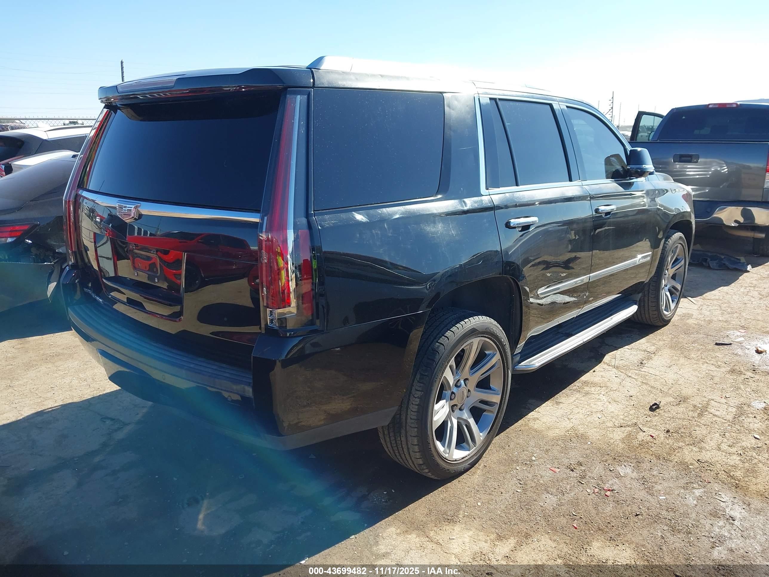 CADILLAC ESCALADE image 4