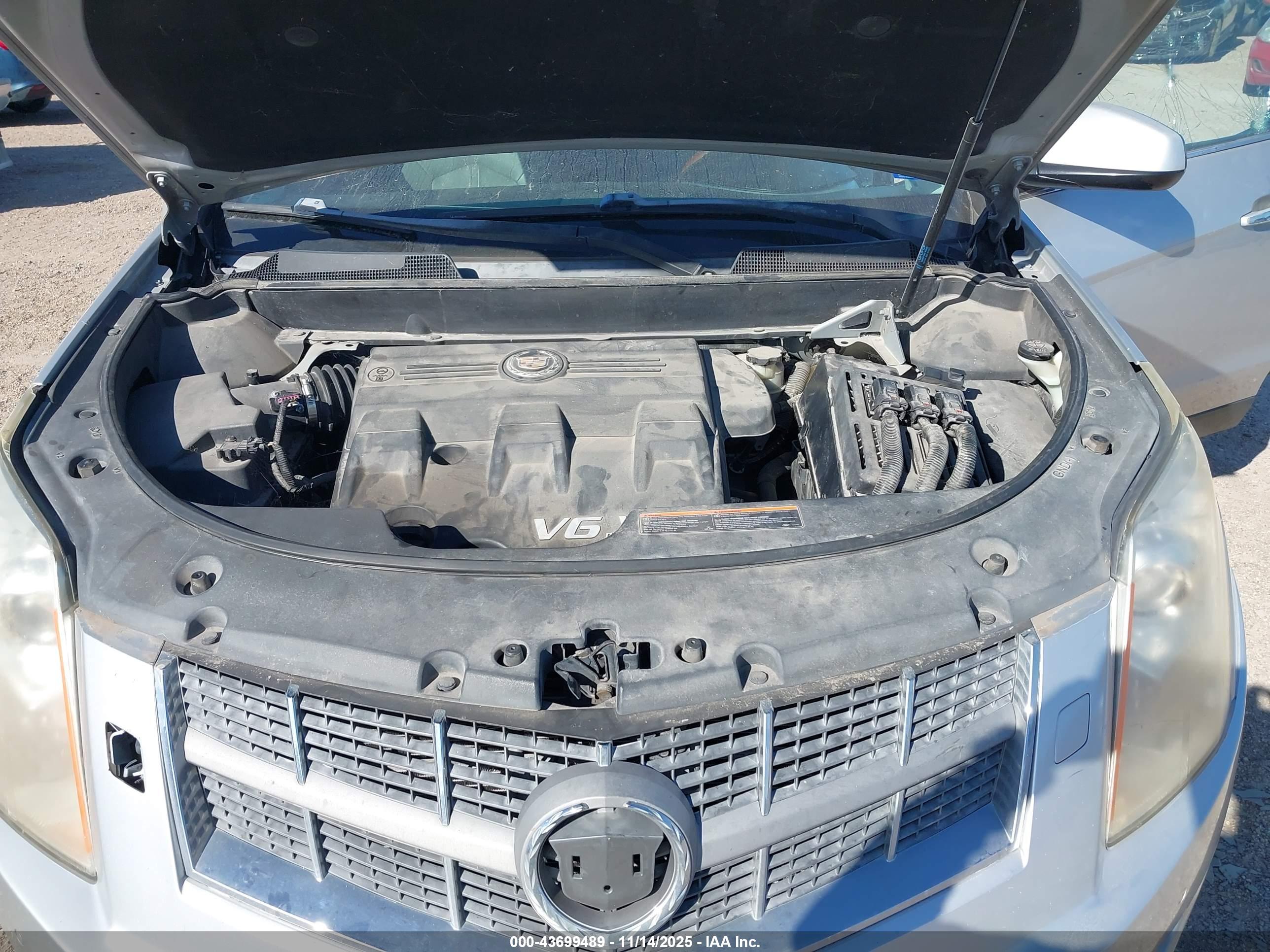 CADILLAC SRX image 10