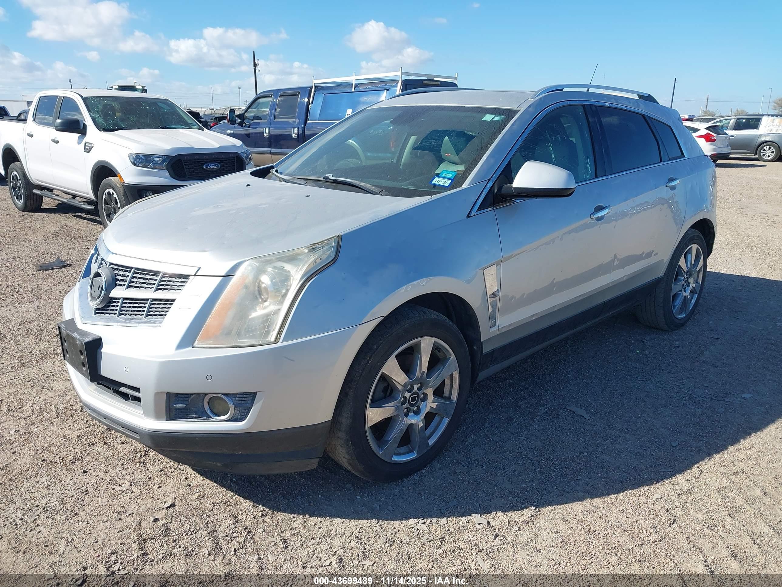 CADILLAC SRX image 2