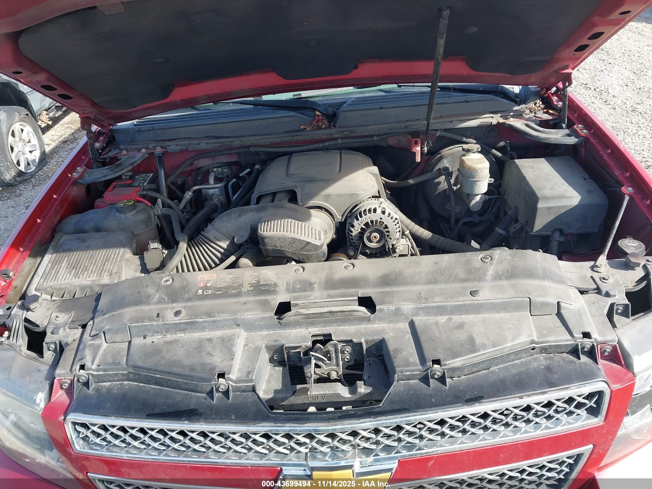 CHEVROLET SUBURBAN image 10