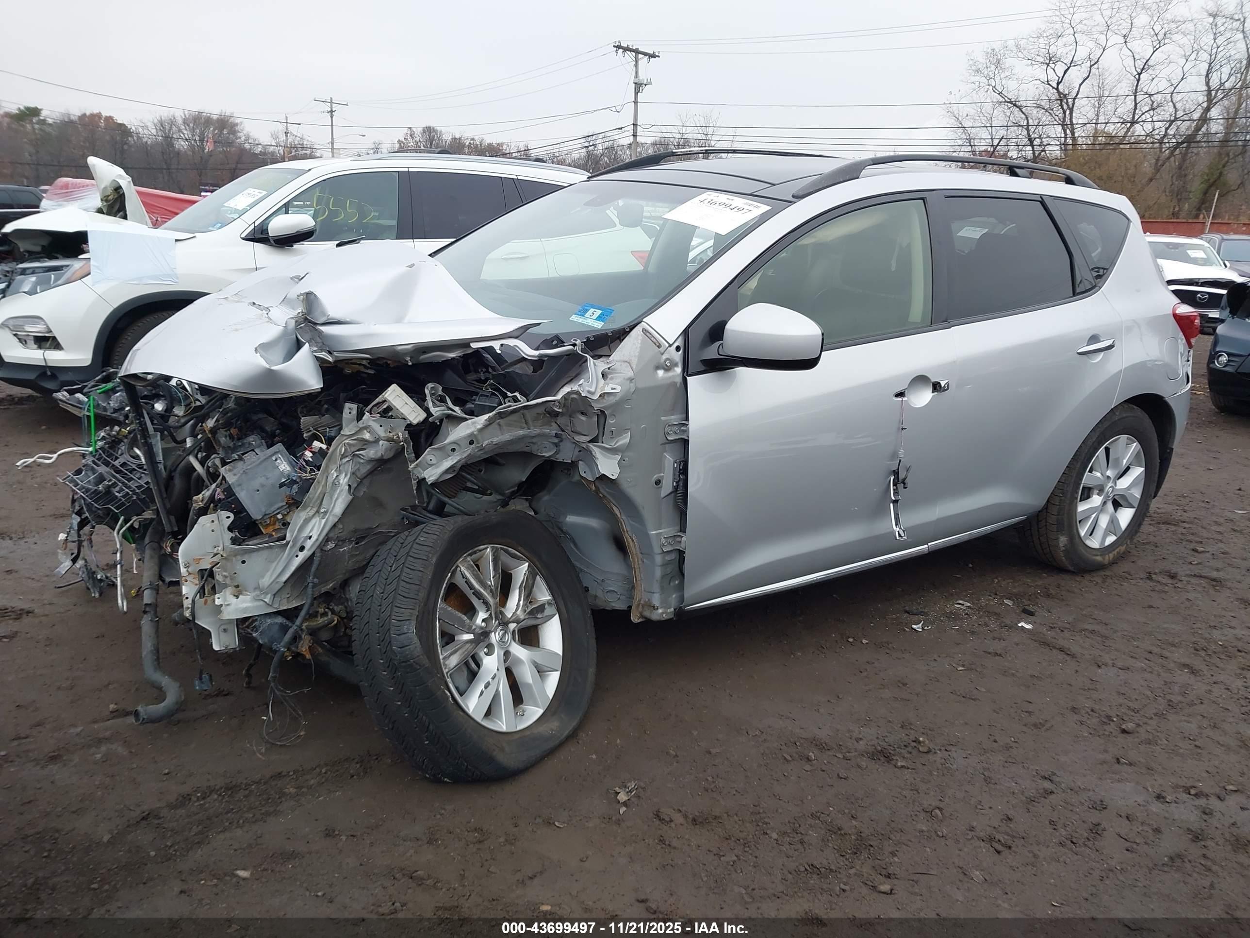 NISSAN MURANO image 2