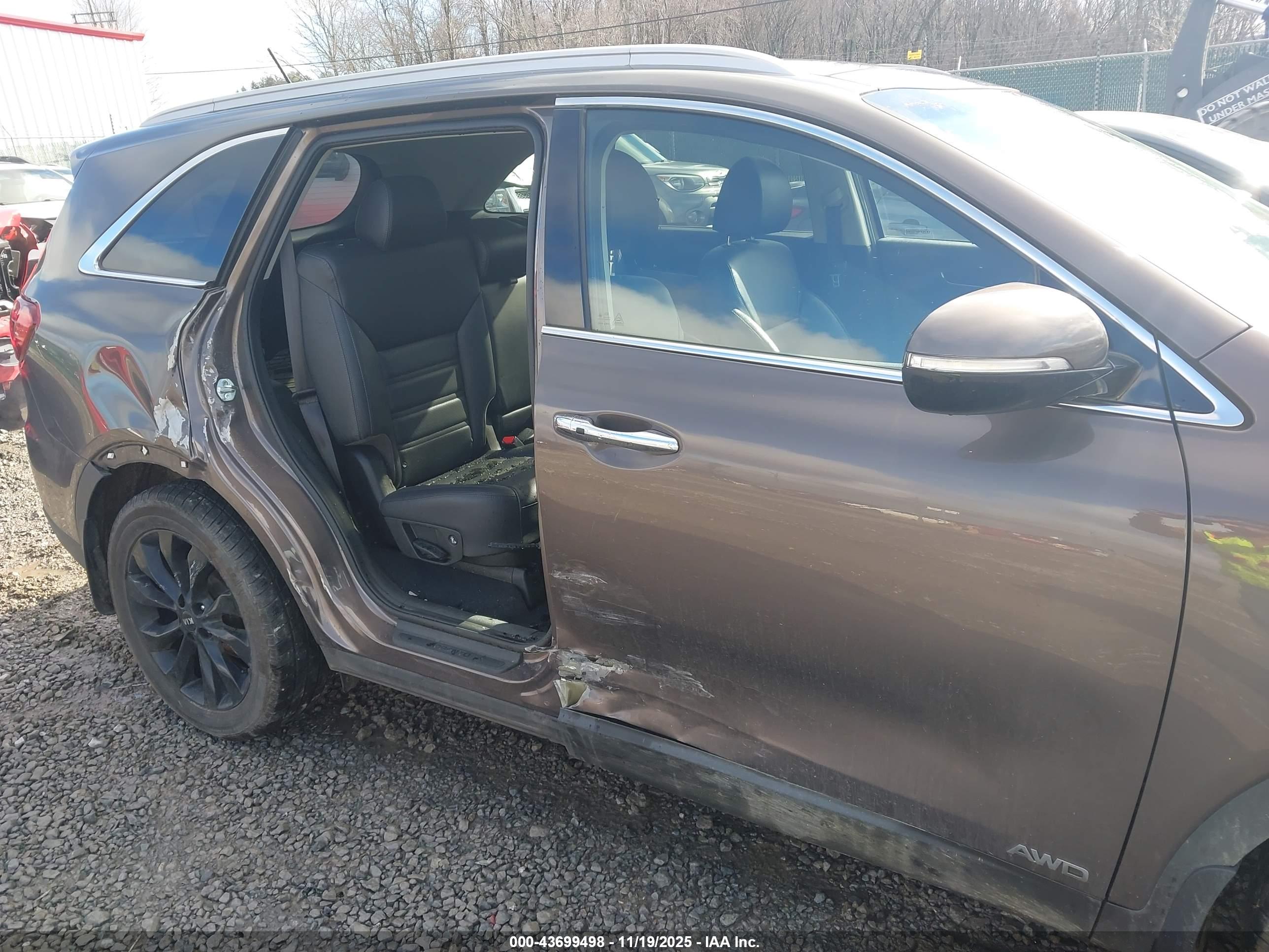 KIA SORENTO image 6